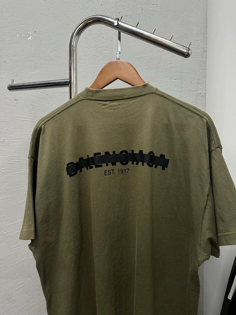 Balenciaga Balenciaga Delete logo short sleeves Size US L / EU 52-54 / 3 - 3 Thumbnail