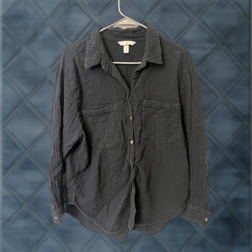 H&M H&M Shirt Button-Up Black Long Sleeve Women’s Large Size L Button Down Blouse Regular Fit Women Material: Cotton Blend, Polyester (Solid) Size L / US 10 / IT 46 - 1 Thumbnail