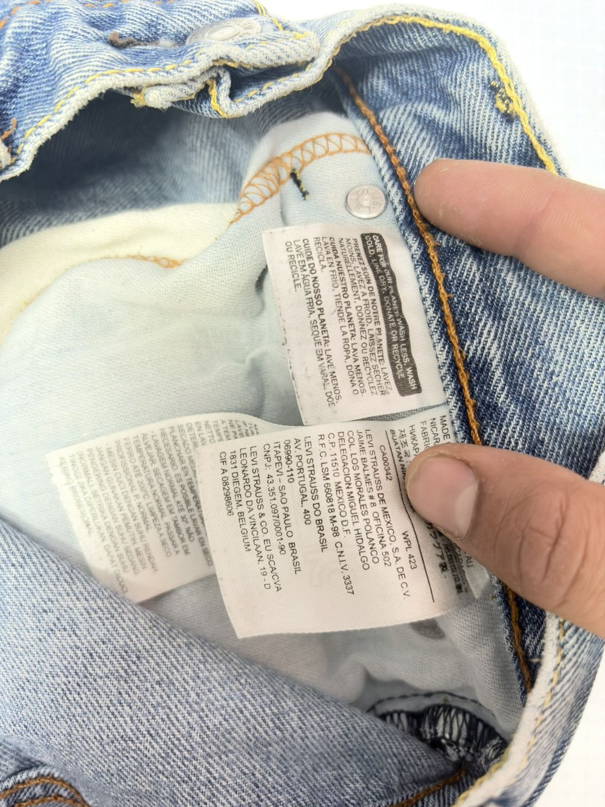 Levi's Levi's 550 Relaxed Fit Light Wash Vintage Denim Jeans W34 Size US 34 / EU 50 - 10 Thumbnail