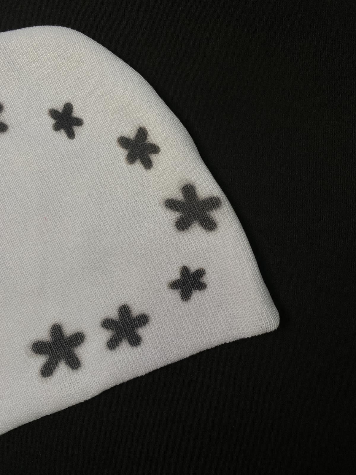 Japanese Brand Rare 3 Cats Graphic No Cuff Knit White Beanie Hats OS Size ONE SIZE - 5 Thumbnail