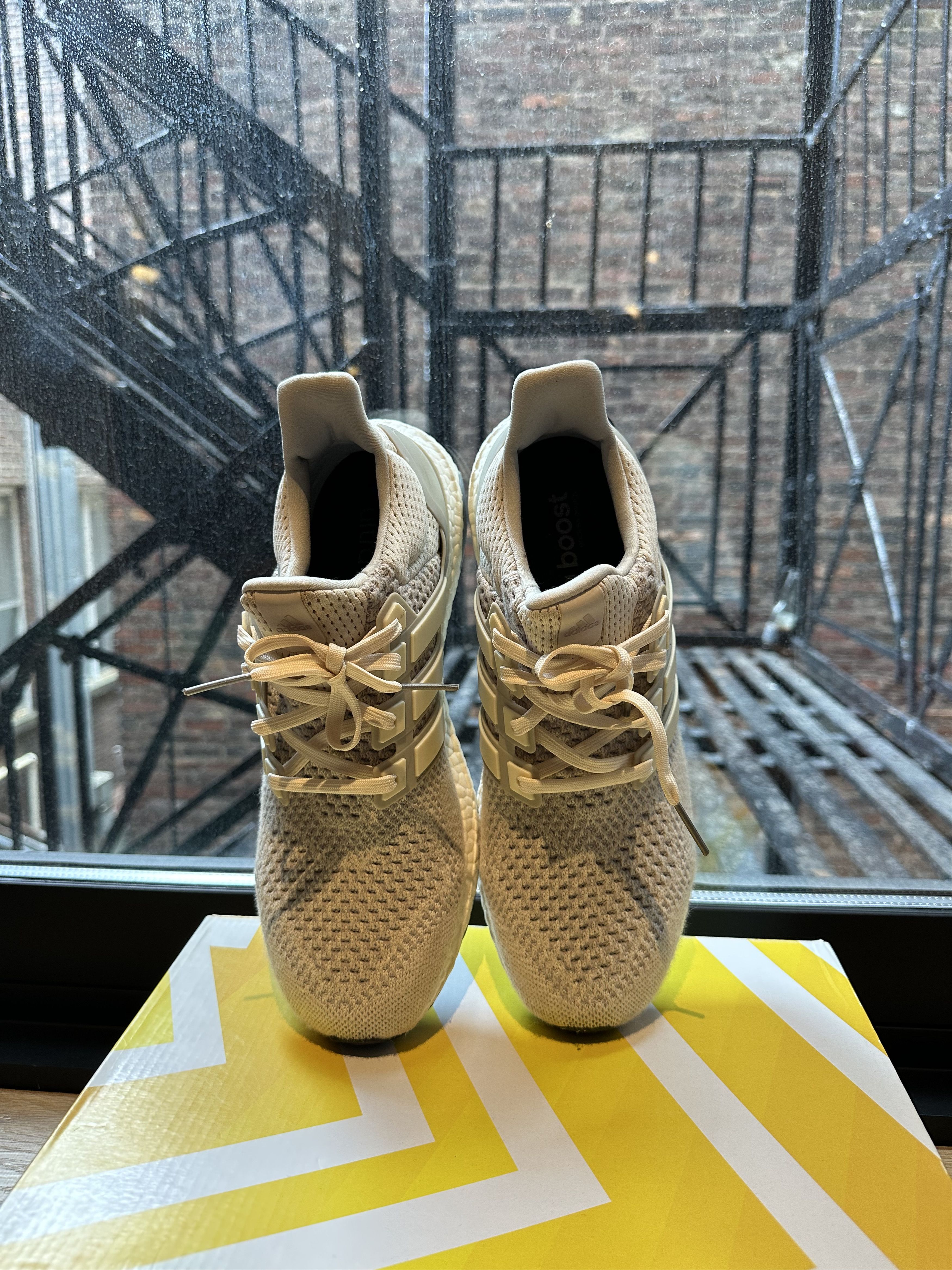 Adidas Adidas ultraBoost Cream 1.0 2015 Size US 10.5 / EU 43-44 - 7 Thumbnail