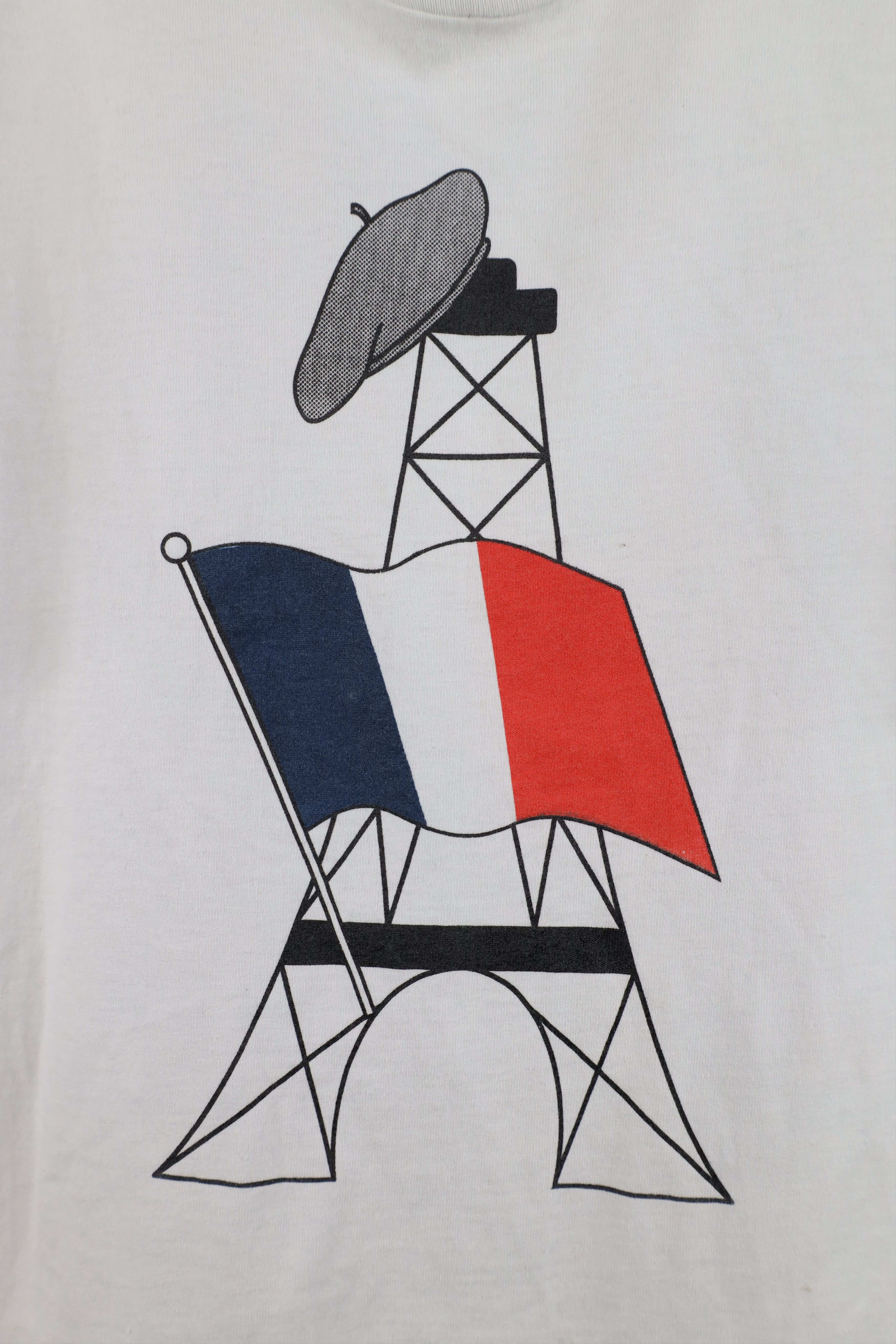 Vintage Vintage 90s Streetwear Francais French Club T-Shirt USA Size US L / EU 52-54 / 3 - 4 Thumbnail