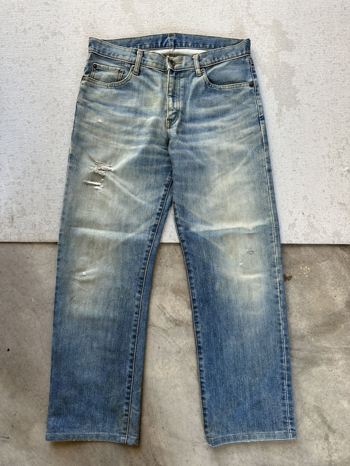 Vintage Vintage UNIQLO Japan Light Washed Distressed Denim Pants W32 Size US 32 / EU 48 - 1 Thumbnail