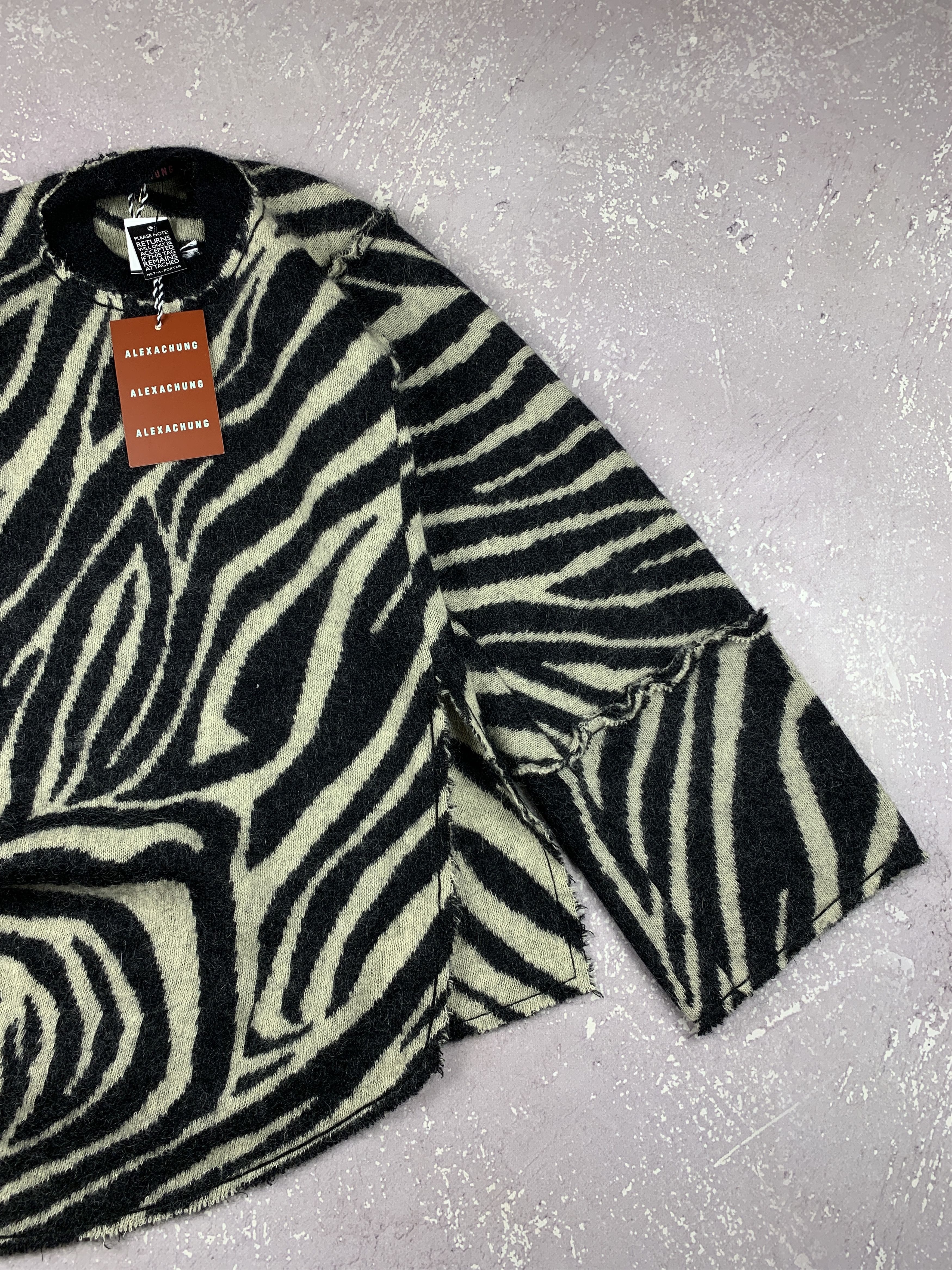 Alexa Chung BNWT $939 Alexa Chung Oversized Zebra Print Mohair Sweater Size S / US 4 / IT 40 - 4 Thumbnail