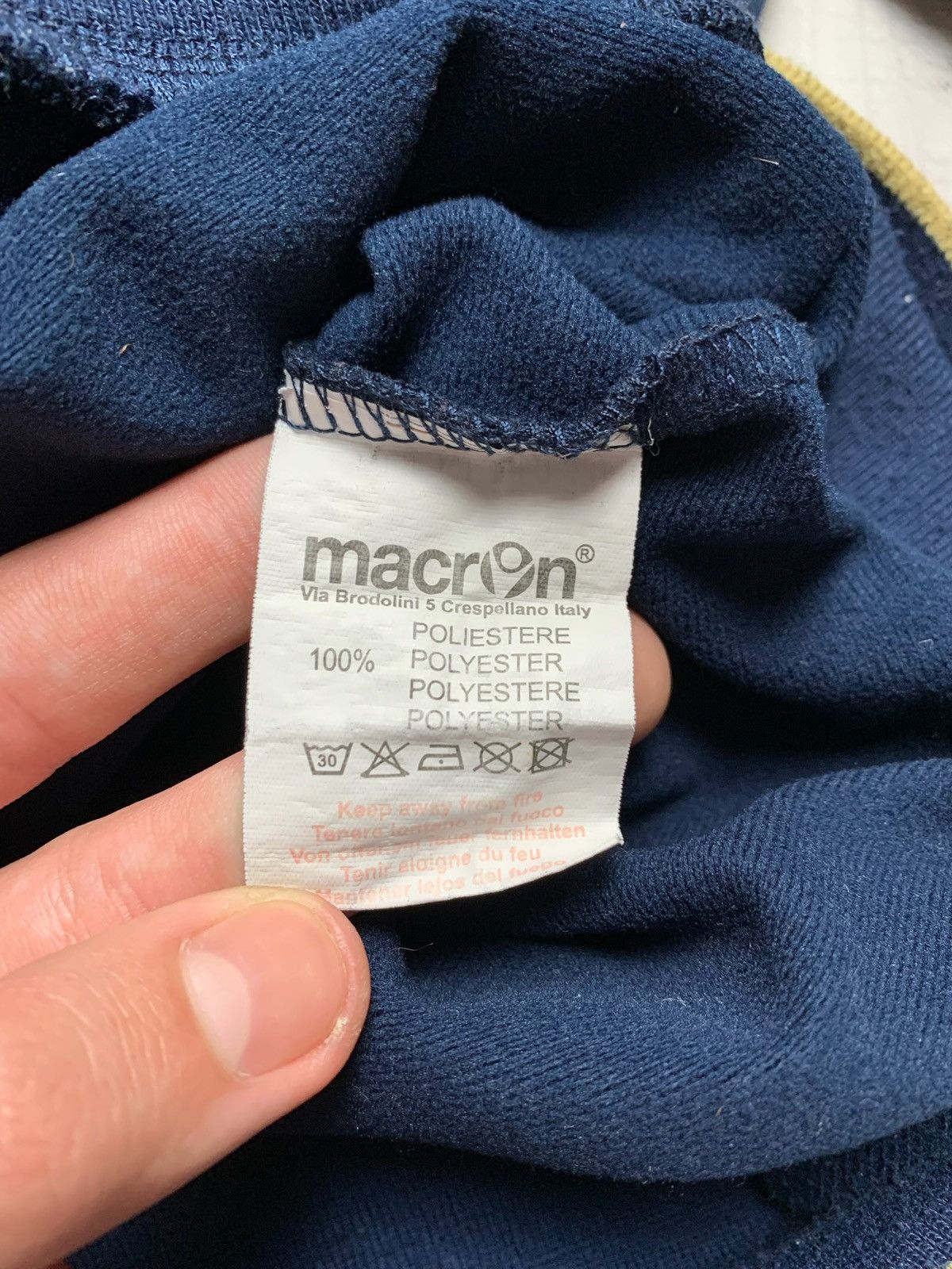 Vintage Vintage Leeds macron soccer jacket size L logo Size US L / EU 52-54 / 3 - 6 Thumbnail