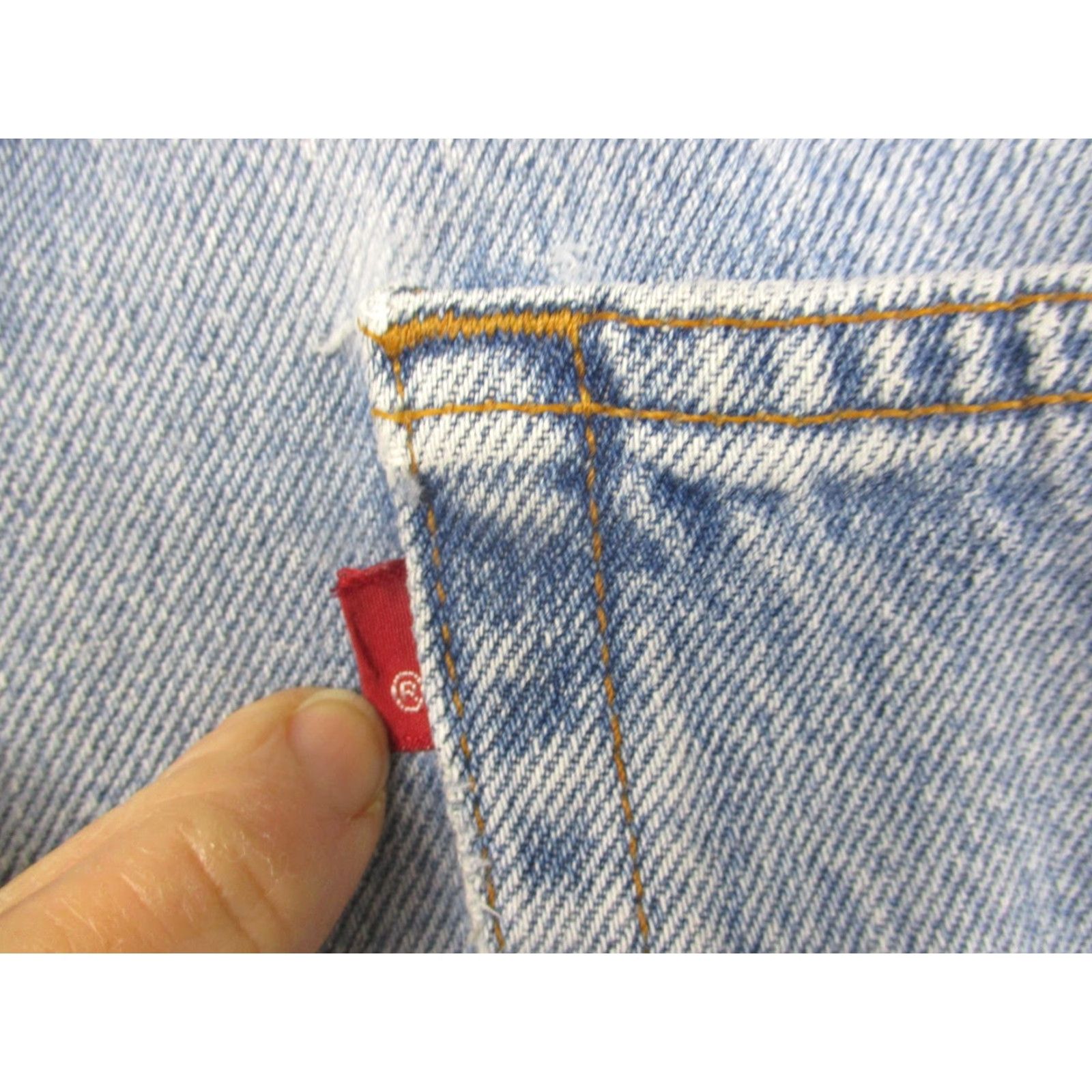 Levi's Levi's 550 Jeans Mens 40x32 Relaxed Denim Tapered Light Blue 90s Classic Waist 40 Inseam 32 Mens Size US 40 / EU 56 - 6 Thumbnail