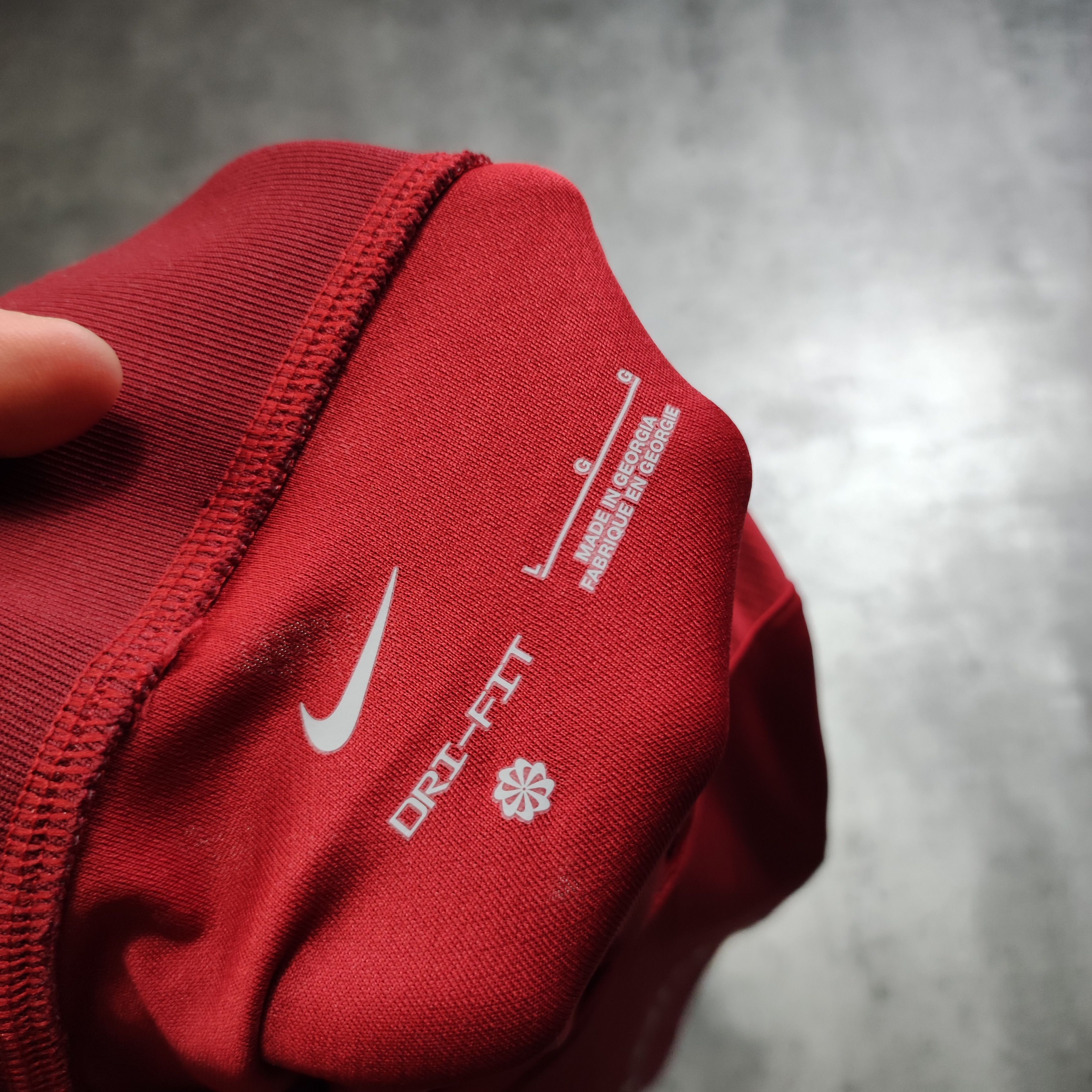 Nike RARE Liverpool FC Soccer Football Nike Home 2022 Jersey Size US L / EU 52-54 / 3 - 6 Thumbnail