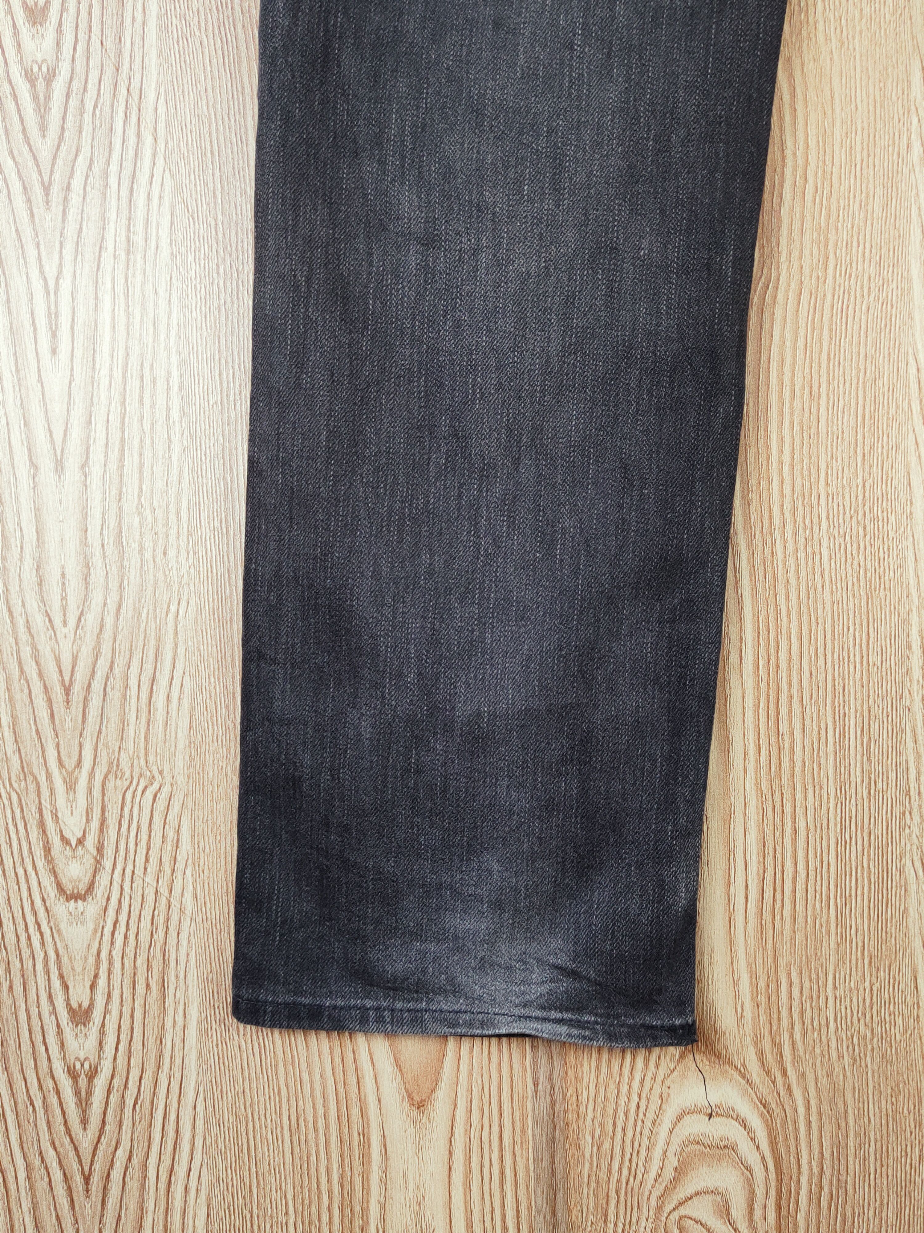 Japanese Brand Uniqlo Black Distressed Ripped Jeans #2685 Size US 31 - 9 Thumbnail