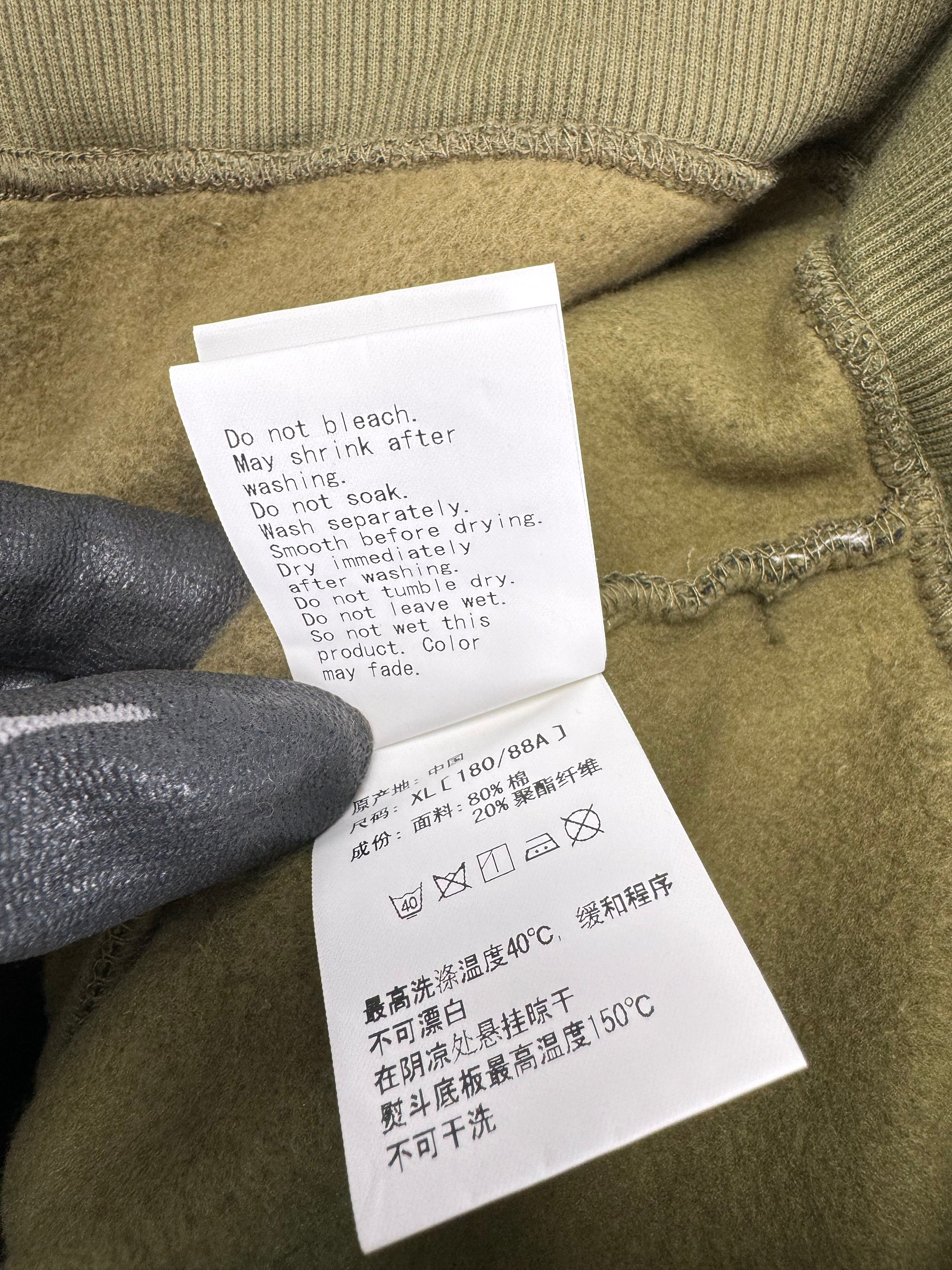 Bape × Champion NEW WITH TAG* BAPE x Champion 1st Camo Sweatpants Size XL Size US 36 / EU 52 - 14 Thumbnail