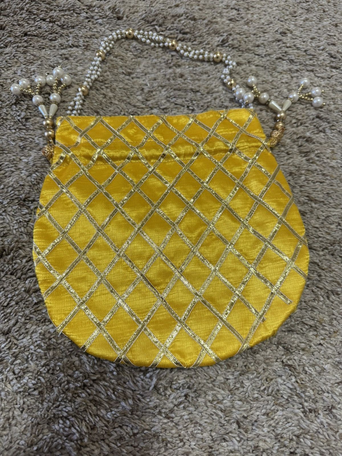 Other Gold yellow clutch Size ONE SIZE - 7 Thumbnail