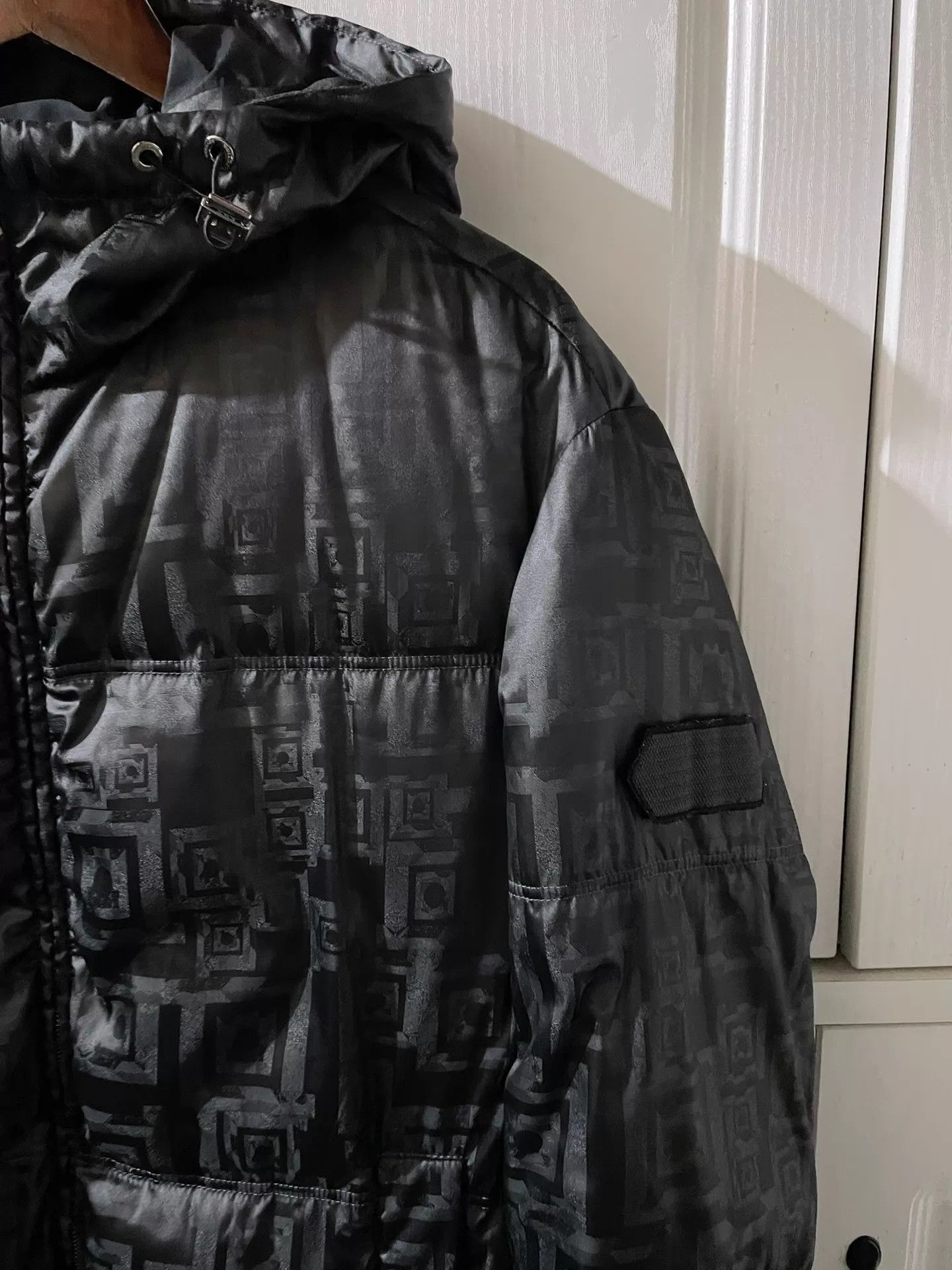 Versace Versace 23S Runway Ltd Ed Shadow Swirl Down Puffer Jacket M Size US M / EU 48-50 / 2 - 4 Thumbnail