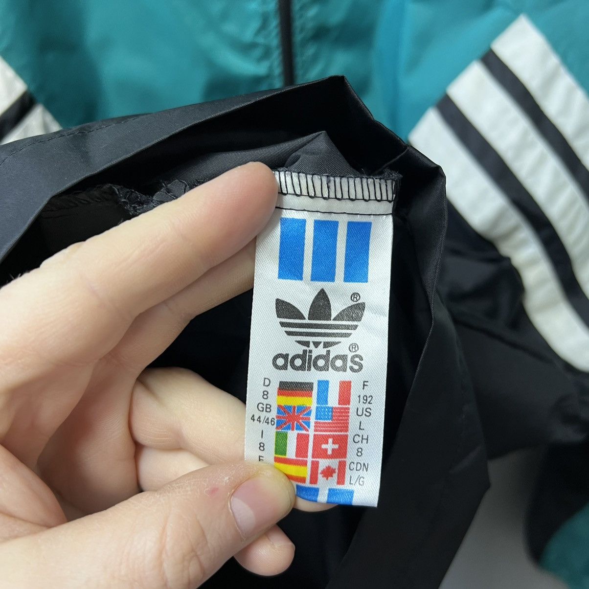 Adidas LIVERPOOL 1994/95 Adidas WINDBREAKER Football Soccer JACKET Size US L / EU 52-54 / 3 - 17 Thumbnail