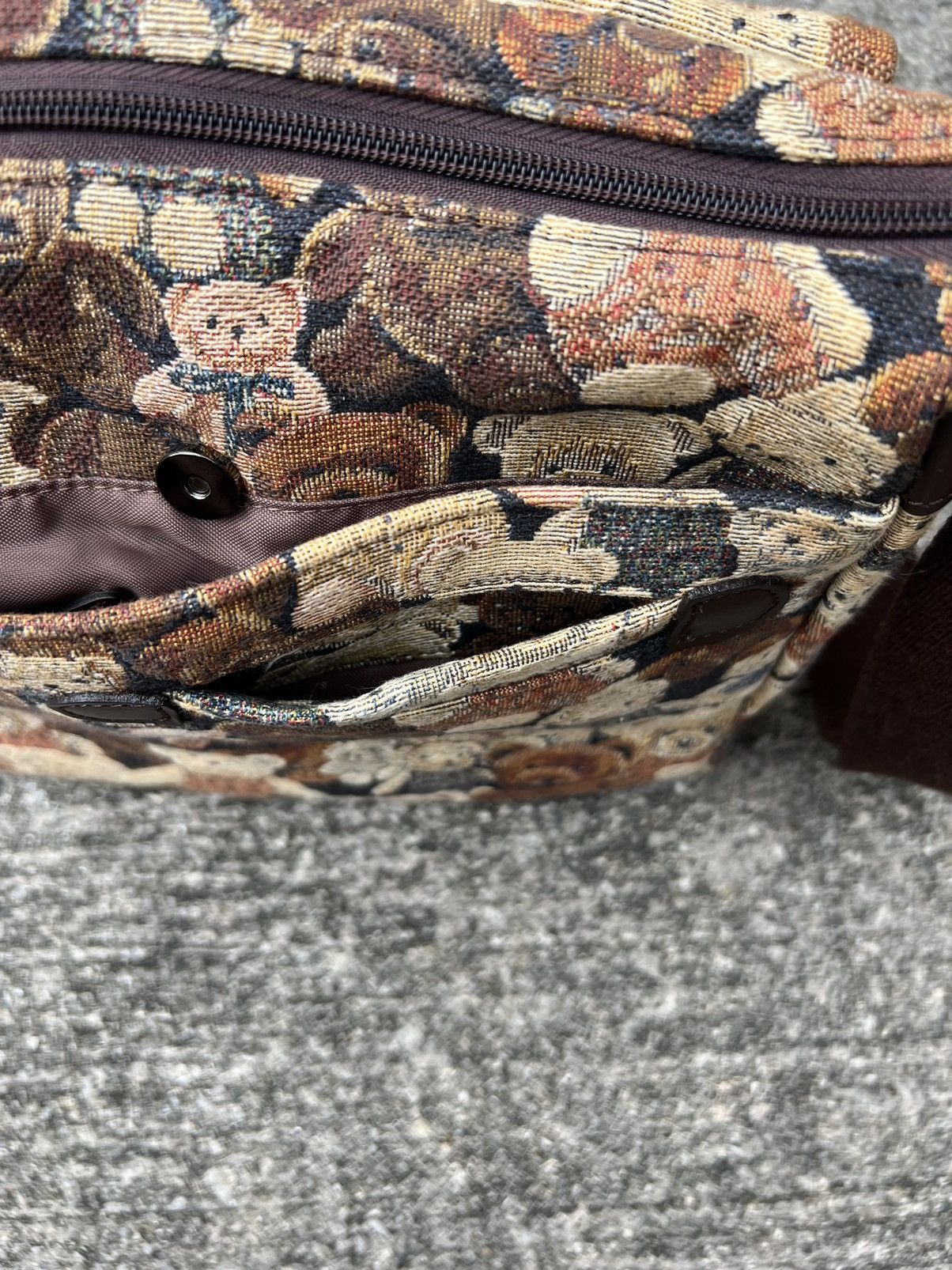 Japanese Brand Vintage Yamatoya Tokyo Ravi Ravi Jacquard Bears Sling Bag Size ONE SIZE - 15 Thumbnail