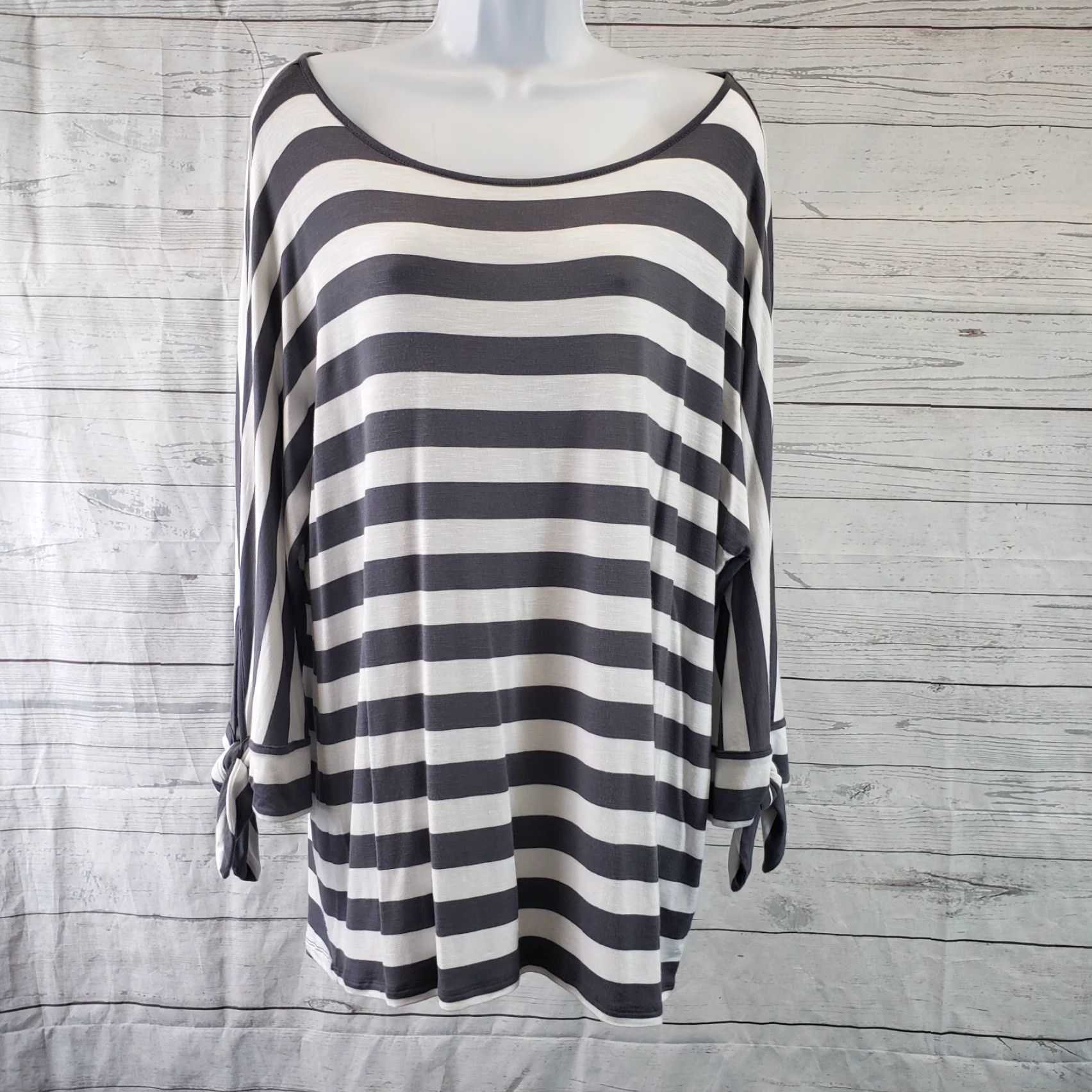 Soft Surroundings Soft Surroundings Blouse Womens Adrift Top 3/4 Sleeve Large Gray White Stripe Shirt Women L White Stripe Adrift Top Size L / US 10 / IT 46 - 2 Thumbnail