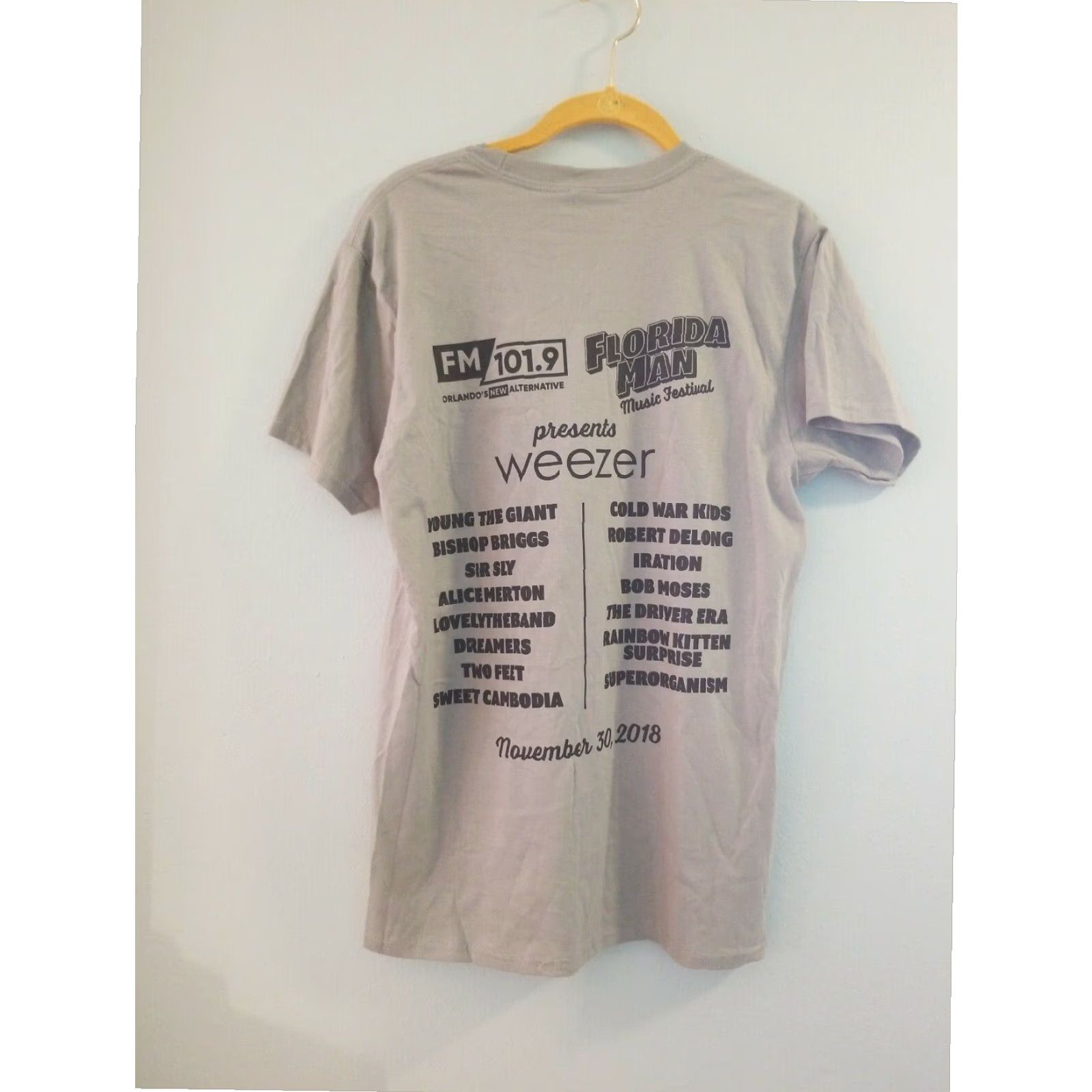 Hanes Gray Florida Man Music Festival 2018 Weezer T-Shirt Medium Mens Size US M / EU 48-50 / 2 - 4 Thumbnail