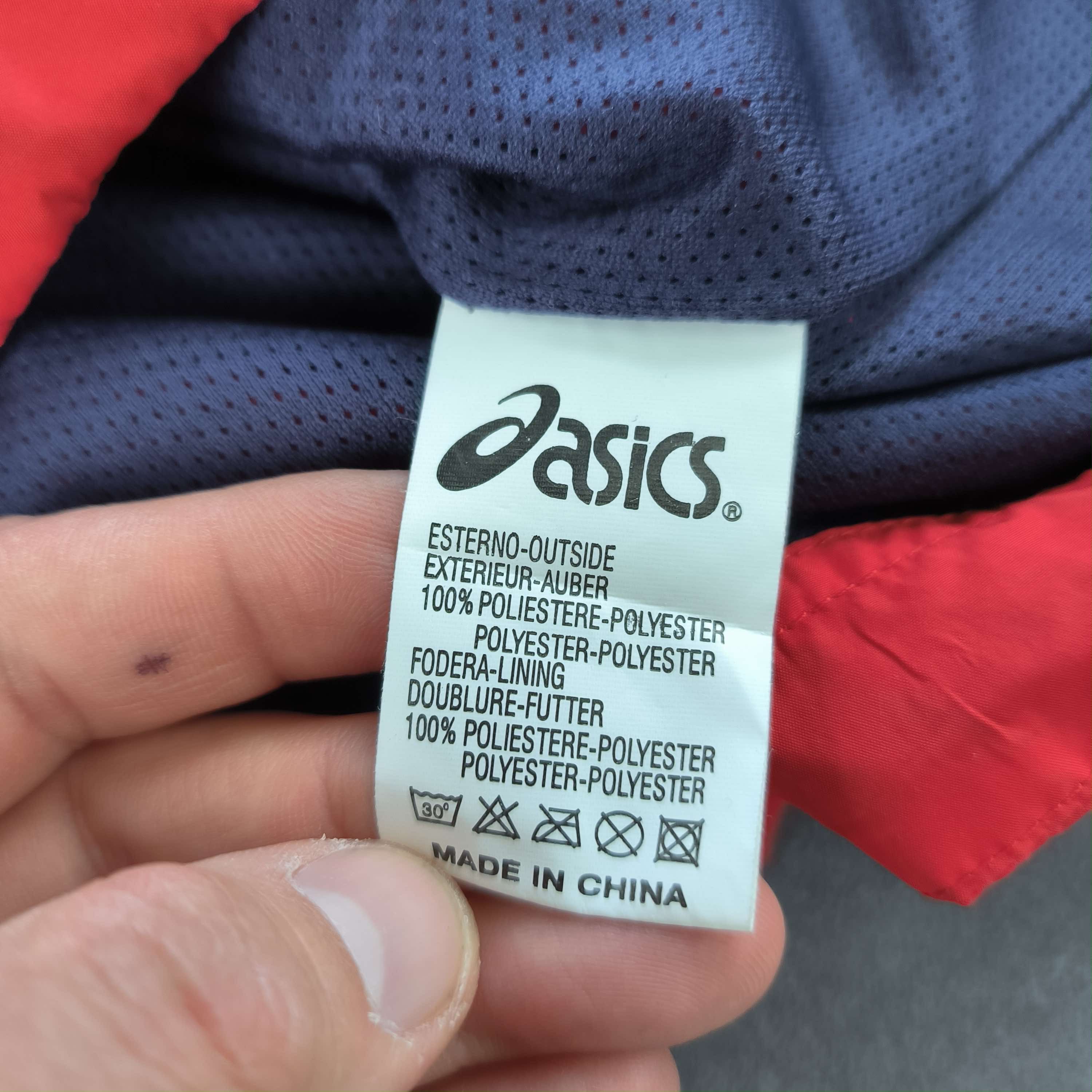 Asics Cagliari 2005-07 Asics football track top size M Size US M / EU 48-50 / 2 - 8 Thumbnail