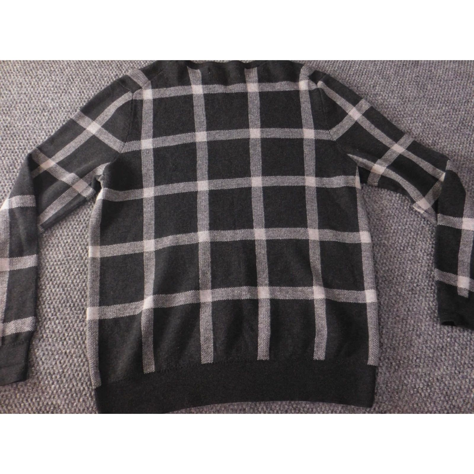 Croft & Barrow **Croft & Barrow Men's Large Black Plaid Pullover V-Neck Sweater** User: Croft & Barrow Men's Large Black Plaid Pullover V-Neck Sweater Size US L / EU 52-54 / 3 - 6 Thumbnail