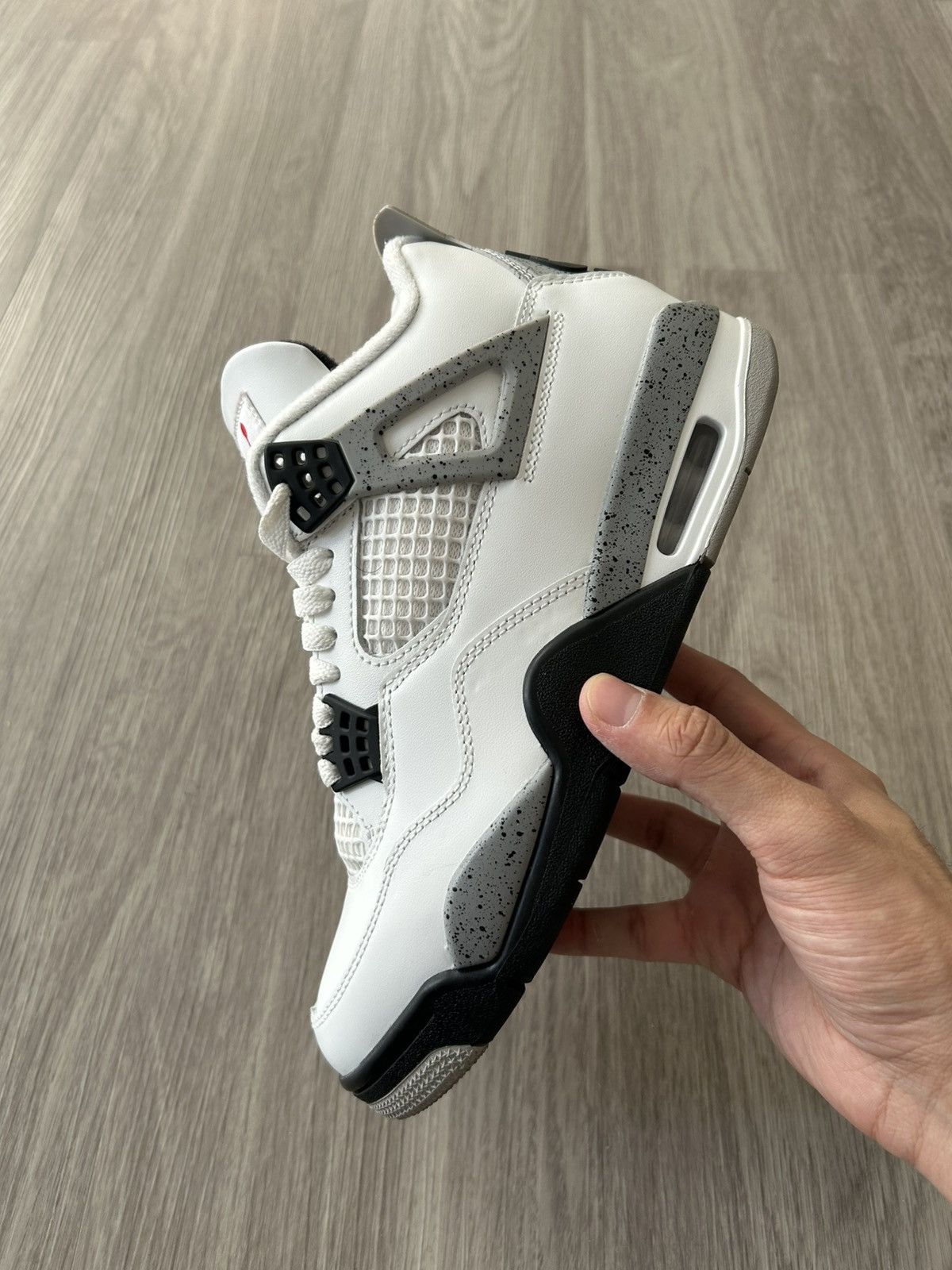 Jordan Brand Air Jordan Retro 4 White Cement 2025 Size 7 Size US 7 / EU 40 - 12 Thumbnail
