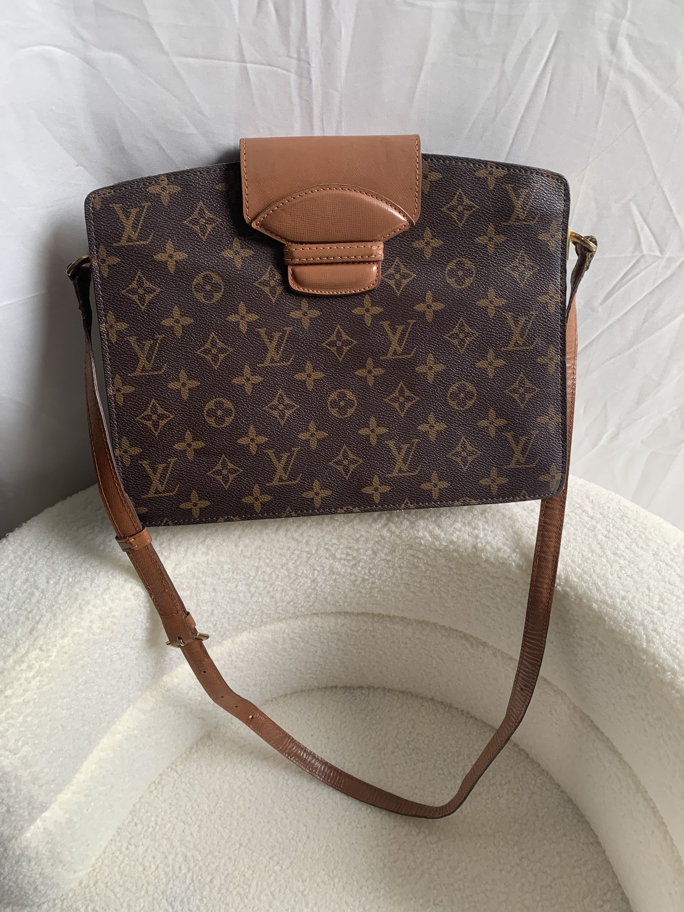 Louis Vuitton Louis Vuitton Courcelles Monogram Shoulder Messenger Bag Size ONE SIZE - 2 Thumbnail