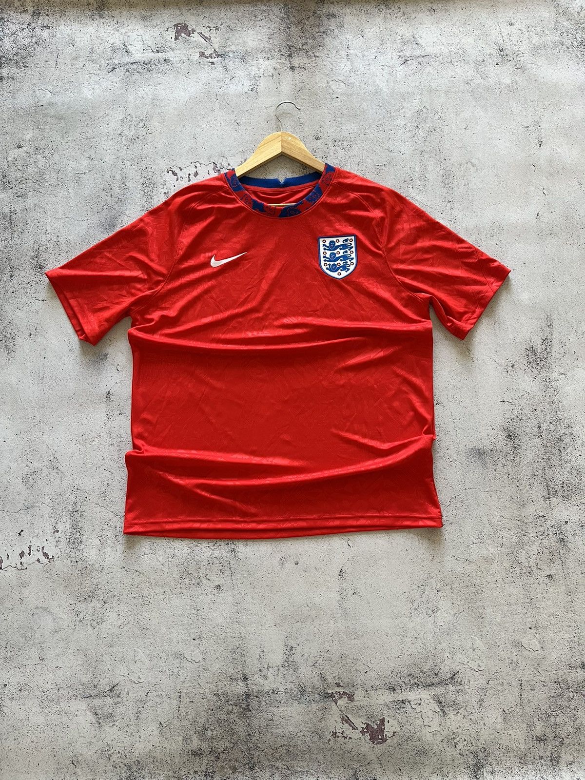 Nike ENGLAND 2020 2021 TRAINING FOOTBALL SHIRT SOCCER JERSEY NIKE Size US XL / EU 56 / 4 - 1 Thumbnail
