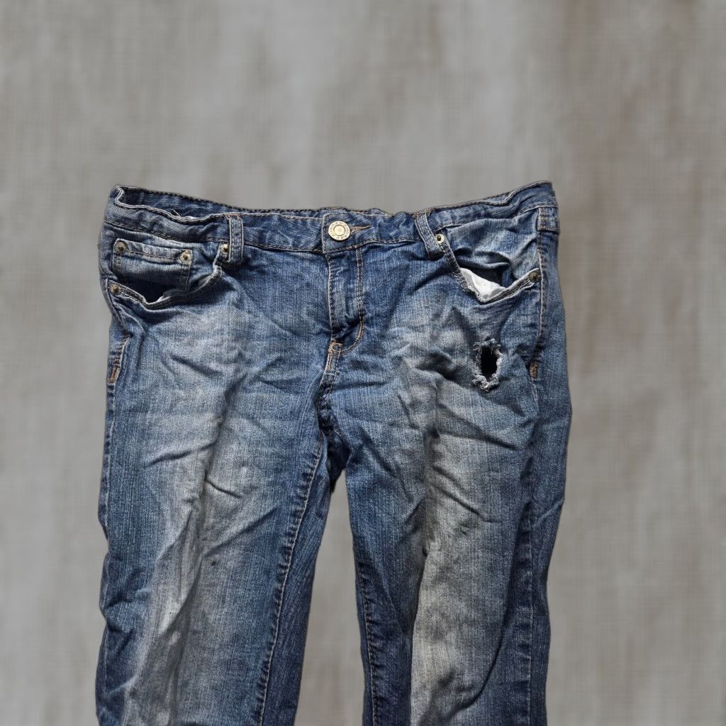 Vintage RUE 21 Jeans Women Pants Blue Low Rise Ankle Jegging Distressed 9/10 Ladies 10 Cotton Denim 5-Pocket Rise Low (6.5-8.5 in) Regular Womens Size 32" / US 10 / IT 46 - 1 Thumbnail