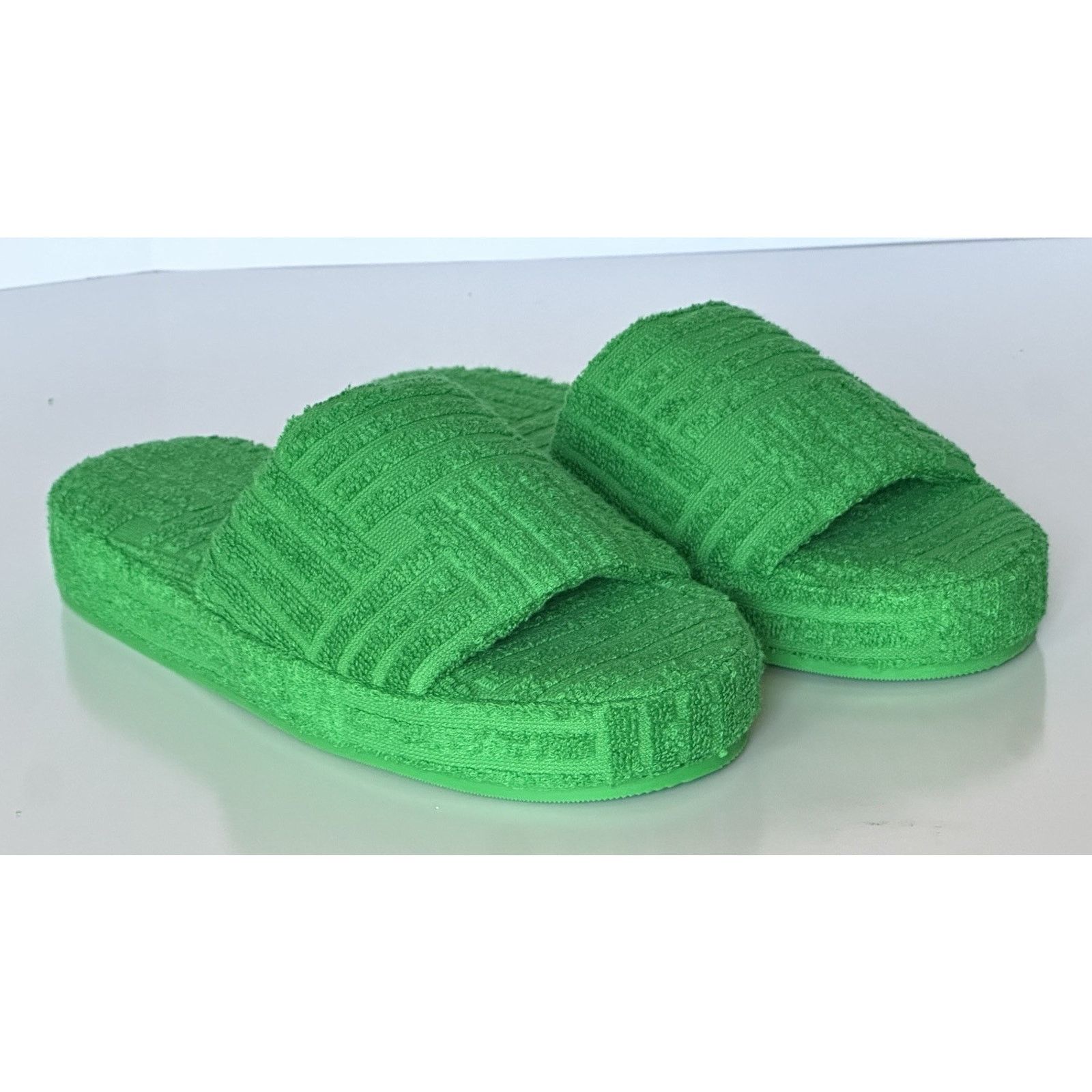 Bottega Veneta Bottega Veneta Intrecciato Slipper Green 9 US 660245 Size US 9 / EU 42 - 1 Thumbnail