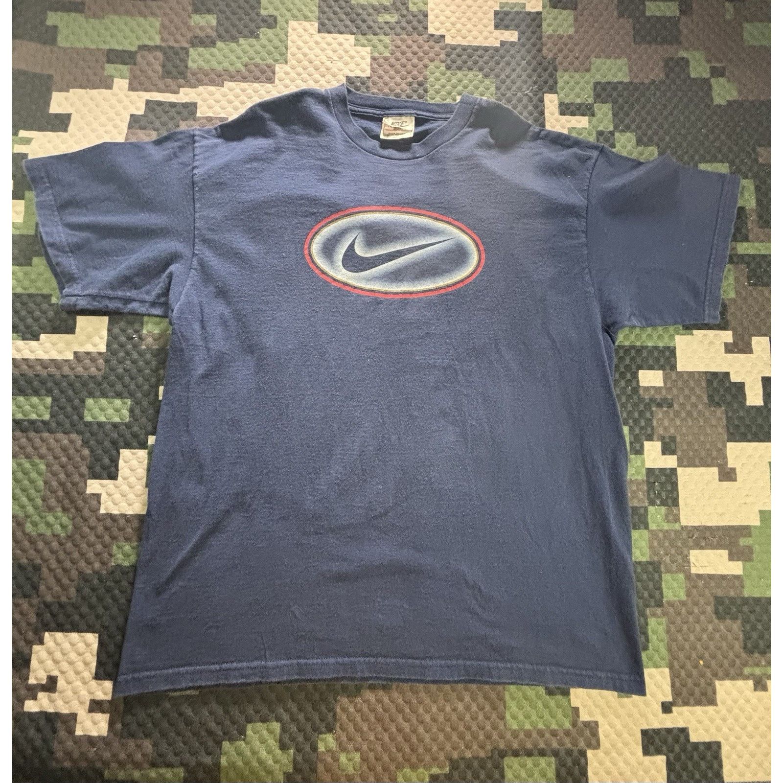 Nike Vintage 90s Nike Air Shirt Men L Rare Center Swoosh Size US L / EU 52-54 / 3 - 1 Thumbnail