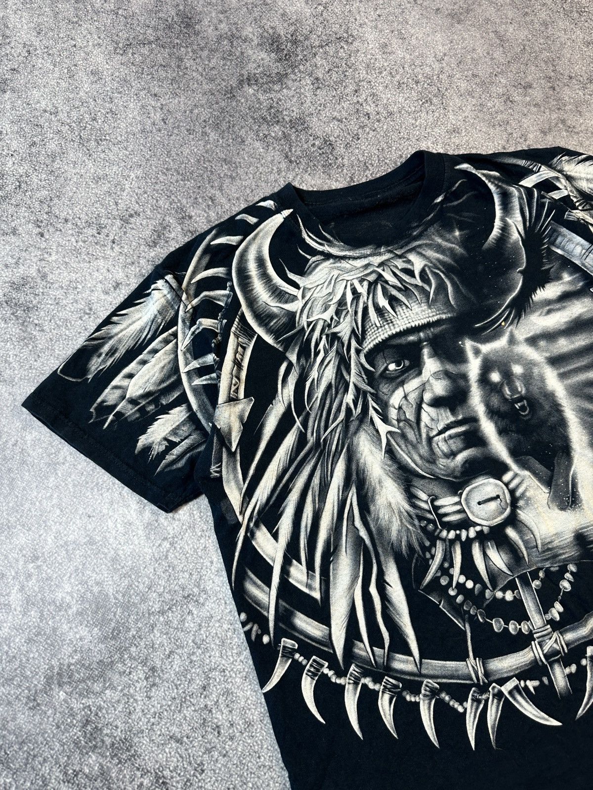Vintage Vintage Indians Wolf Logo t-shirt Streetwear Full Print L Size US L / EU 52-54 / 3 - 2 Thumbnail