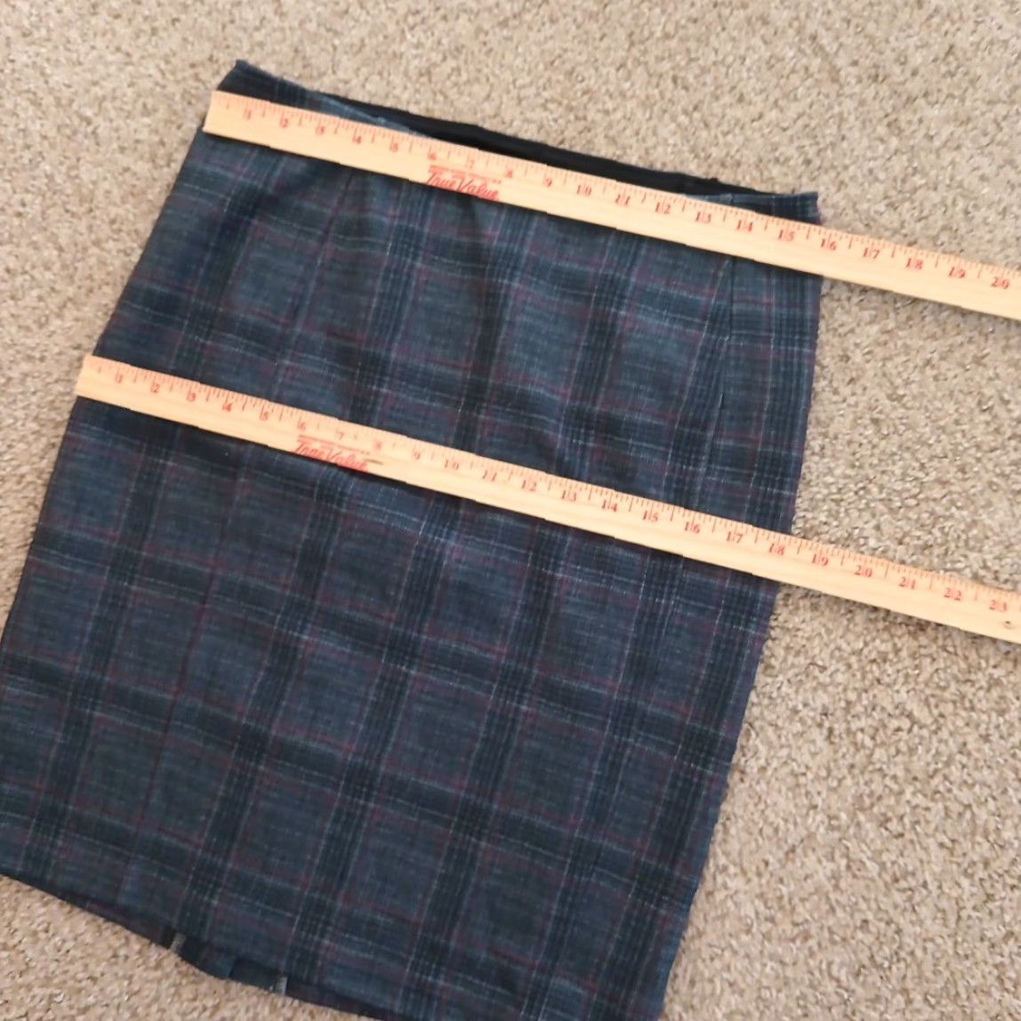 Vintage Liverpool Skirt Women Petite 10P Knee Length Plaid Elastic Waist Slit Blue Pink Pencil Chair? Size 32" / US 10 / IT 46 - 2 Thumbnail