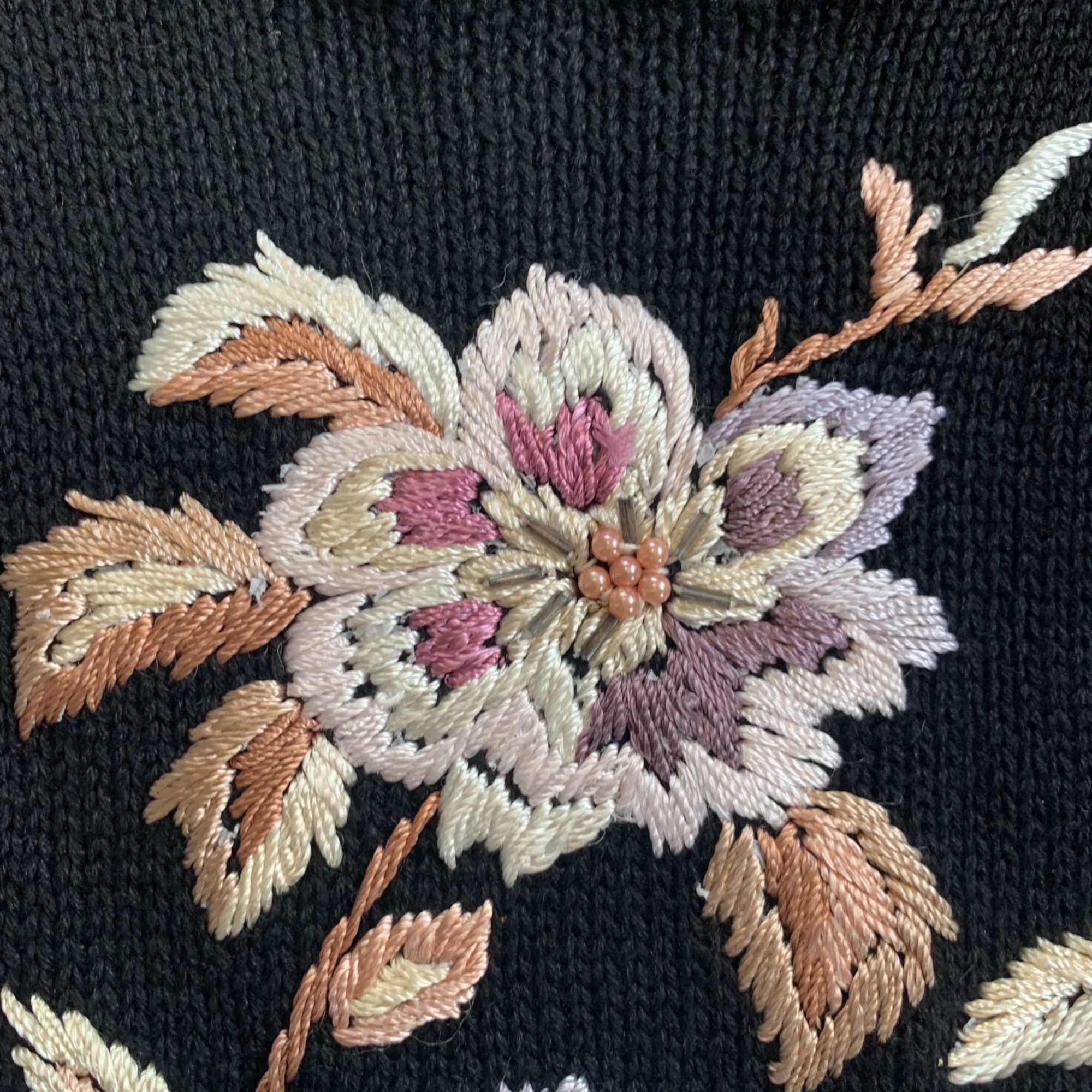 Vintage Vintage Worthington Floral Embroidered Beaded Accent Sweater Size M / US 6-8 / IT 42-44 - 8 Thumbnail