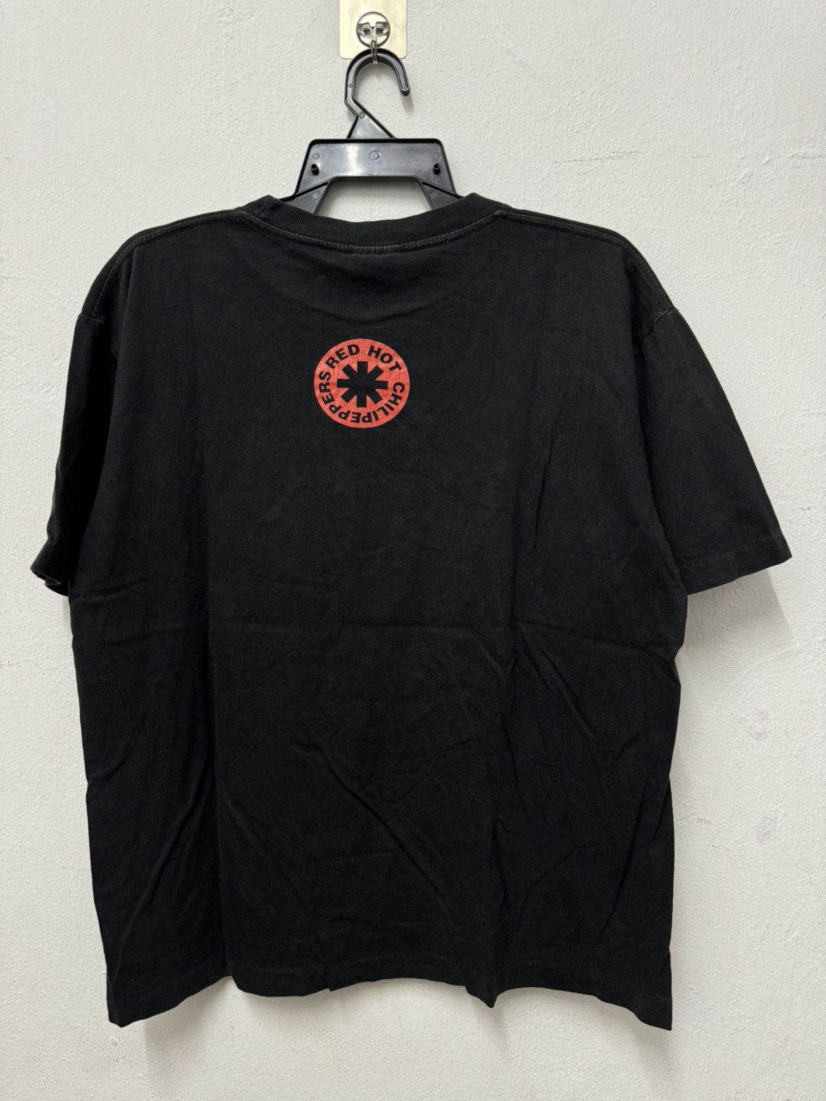 Band Tees × Vintage Vintage 90s red hot chili peppers tee Size US XL / EU 56 / 4 - 5 Thumbnail