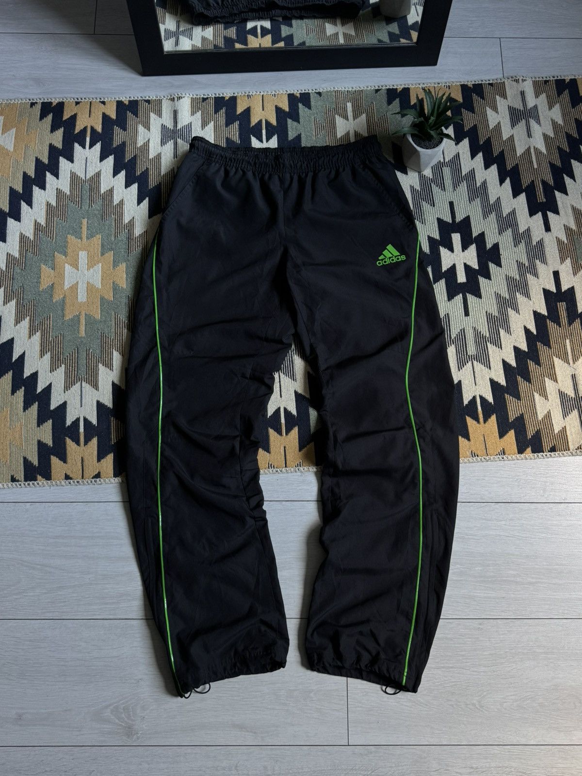 Adidas Vintage Adidas Nylon Logo Y2K Baggy Pants Size US 30 / EU 46 - 2 Thumbnail