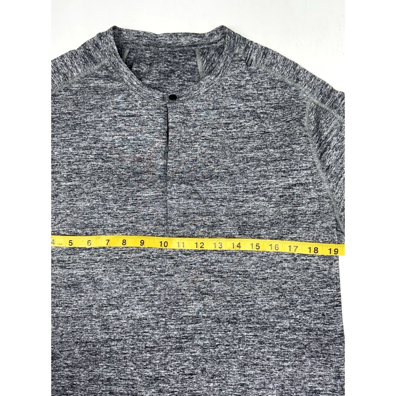 Lululemon Lululemon Surge Henley Button T-Shirt Mens Medium Gray Heather Athletic Long Sleeve Buttoned Pullover Moisture Wicking All Seasons Activewear Shirt Size US M / EU 48-50 / 2 - 3 Thumbnail