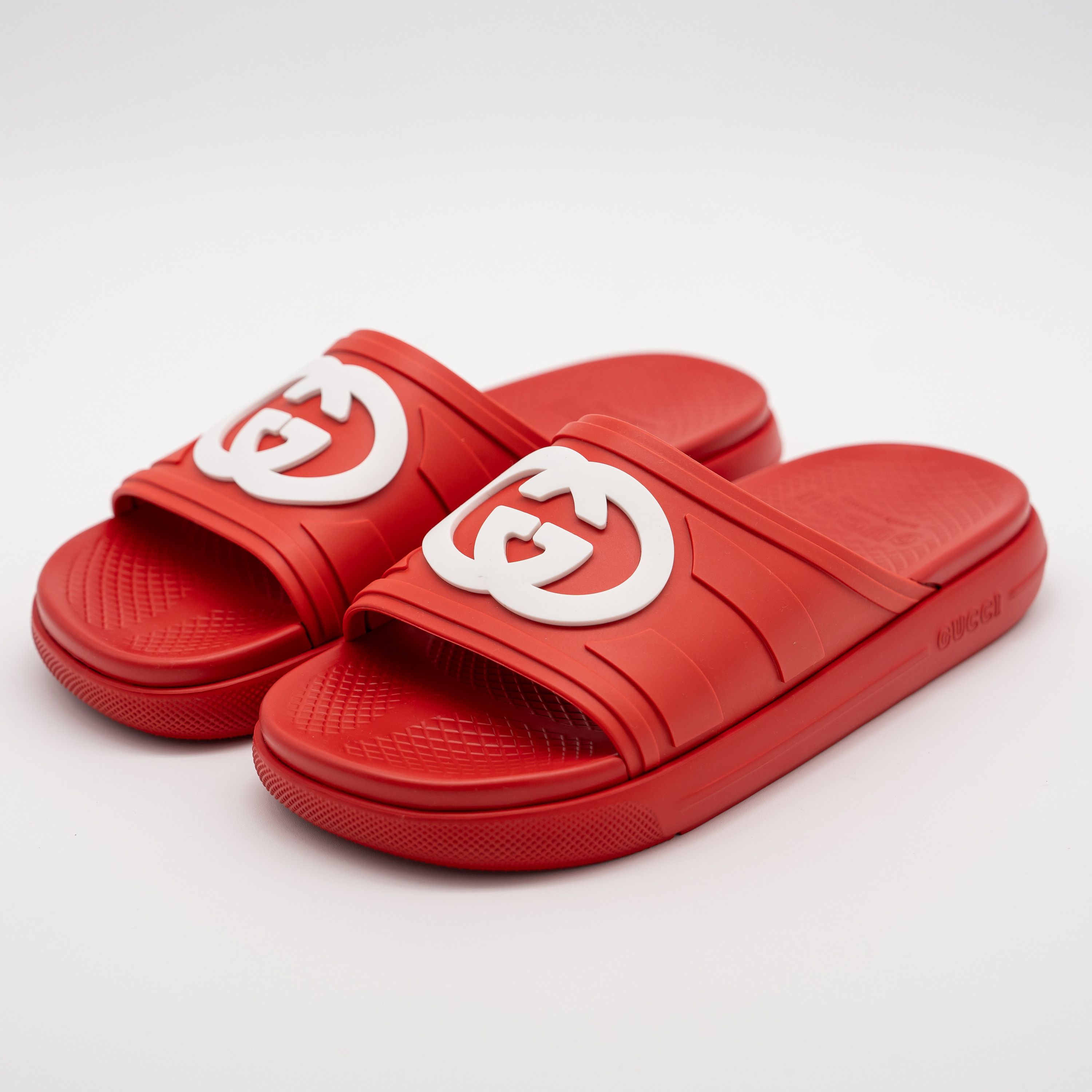 Gucci 7G 7.5 US Gucci GG White Red Slides Sandals Rubber Size US 7.5 / EU 40-41 - 1 Thumbnail
