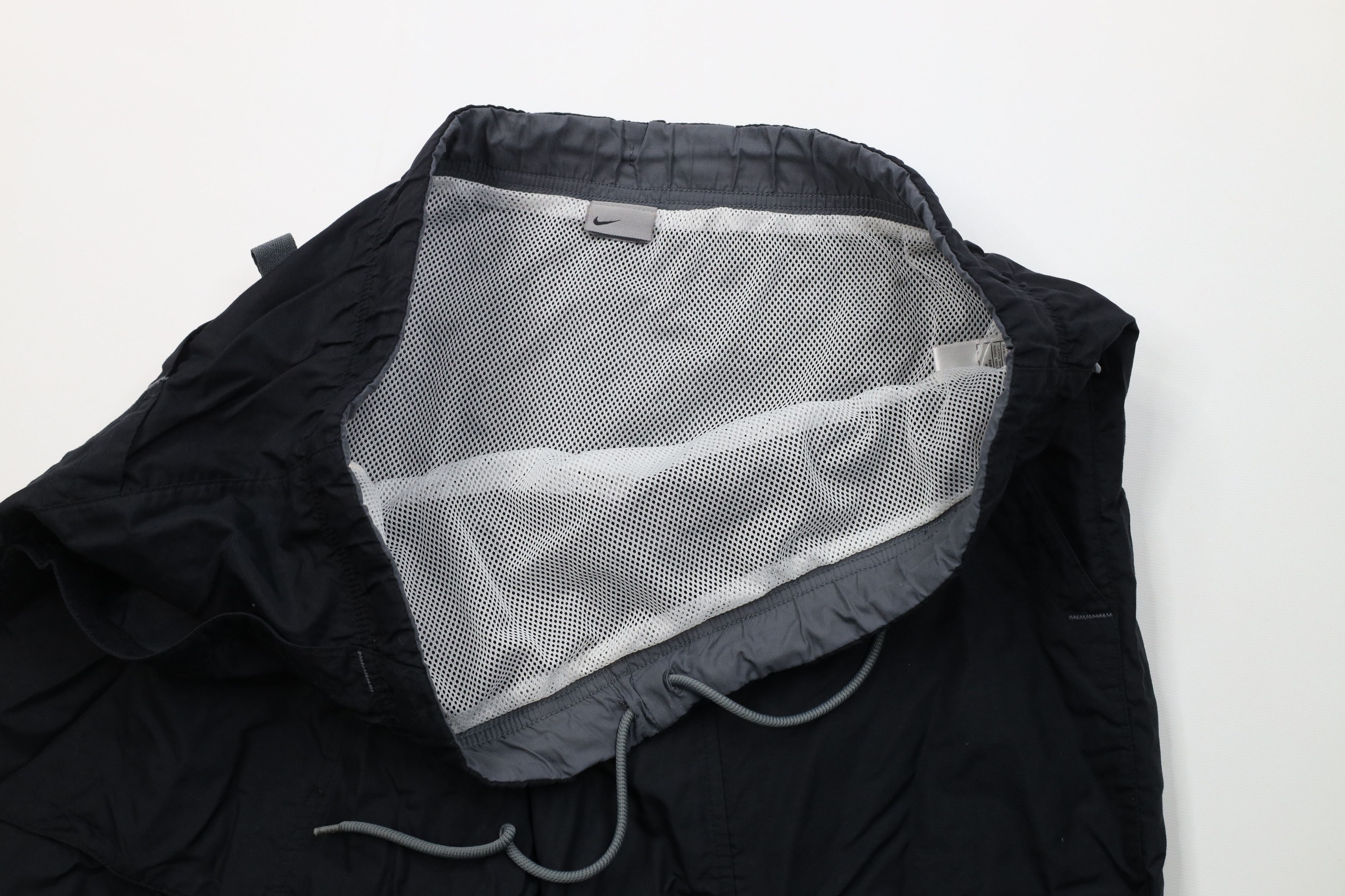 Nike Vintage Nike Scott Mini Swoosh Lined Big Pocket Shorts Black Size US 36 / EU 52 - 7 Thumbnail