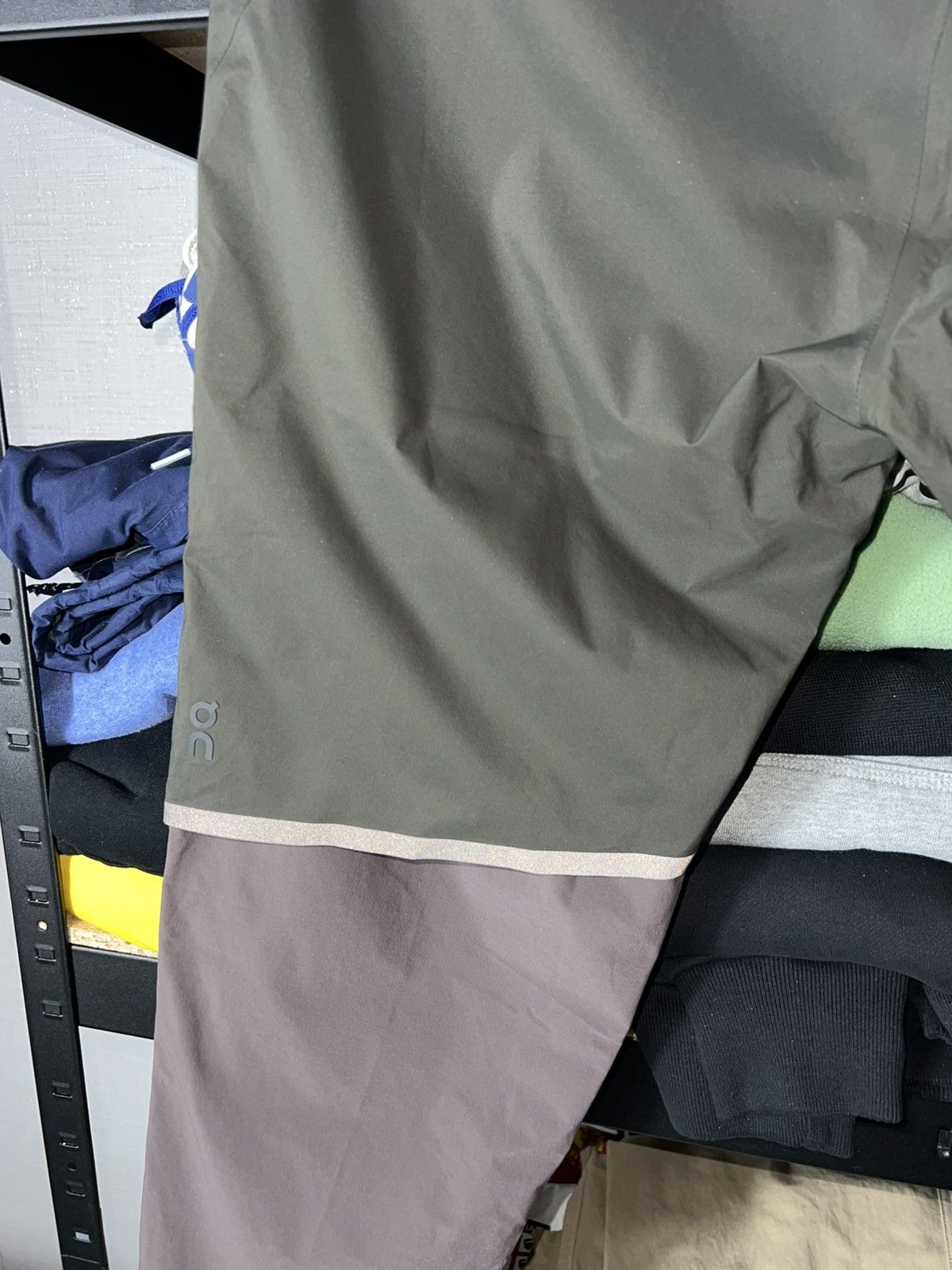 On 🔥 On Clound Women’s Waterproof Pants Olive/Brown Size S Size 27" / US 4 / IT 40 - 10 Thumbnail
