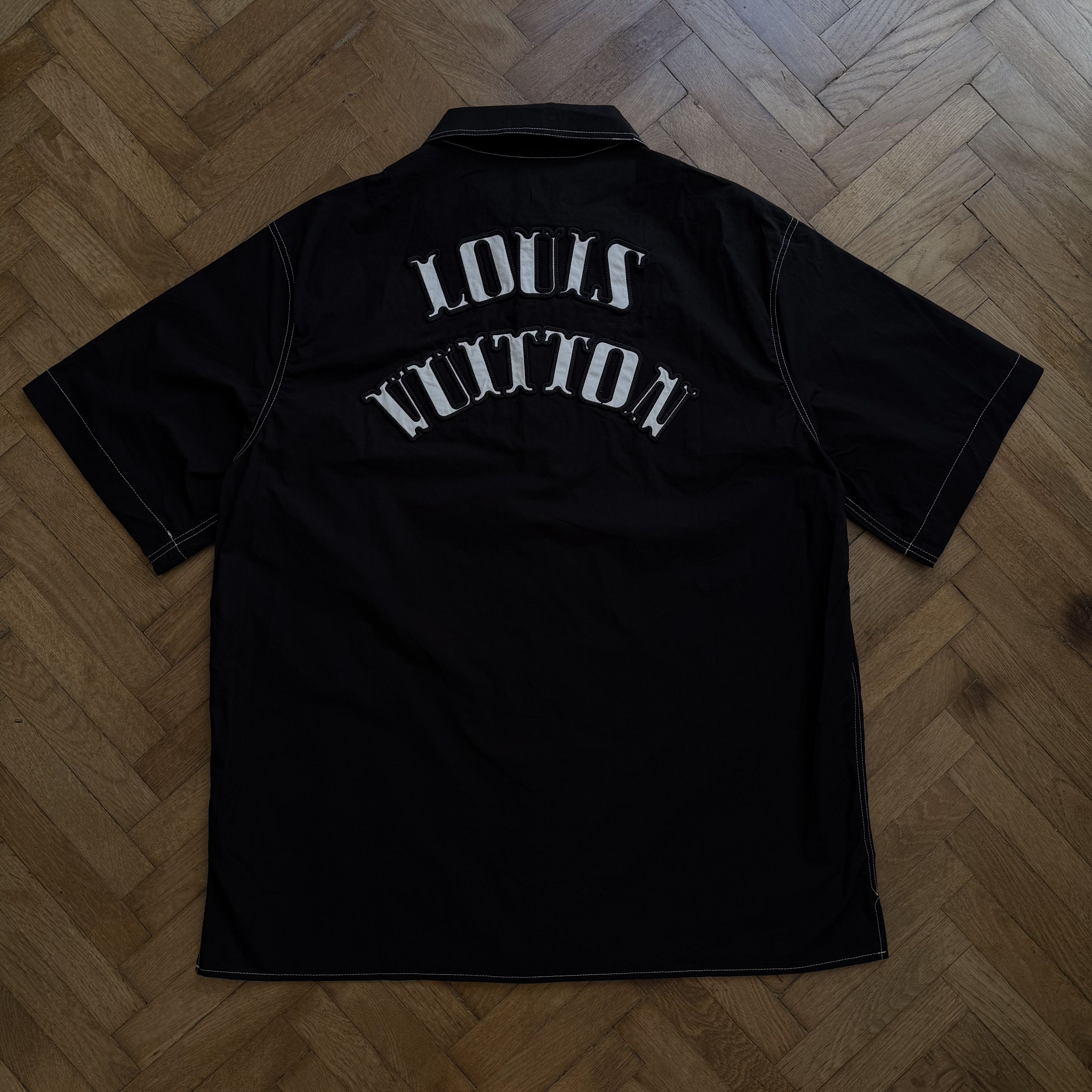 Louis Vuitton Louis Vuitton Big Logo Dice Short Sleeve Shirt Size US L / EU 52-54 / 3 - 2 Thumbnail