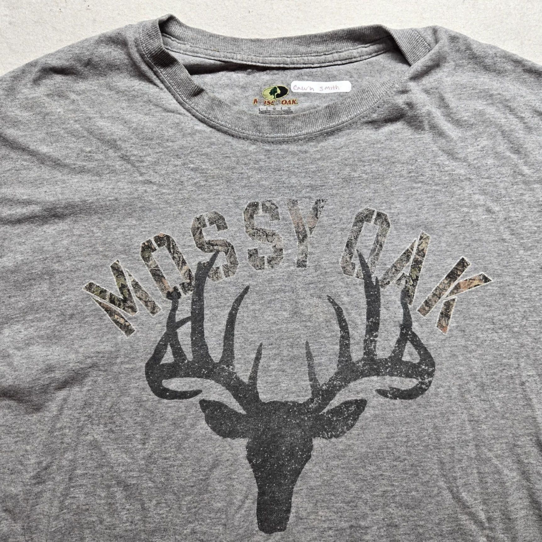 Vintage Mossy Oak Gray Short Sleeve Buck Deer Graphic Tee Shirt Adult Men L Large Mens T-Shirt Camouflage Buck Deer Tee Mossy Oak Shirt Gray L Large Size US L / EU 52-54 / 3 - 2 Thumbnail