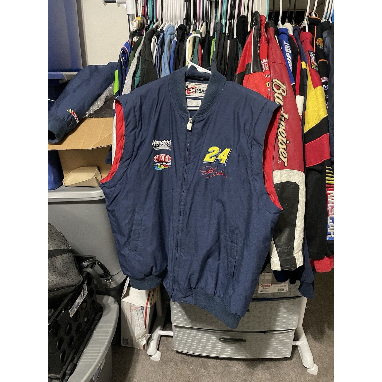 Chase Authentics Size L-NASCAR Chase Authentics DuPont Full Zip Puffer Coat Size US L / EU 52-54 / 3 - 6 Thumbnail