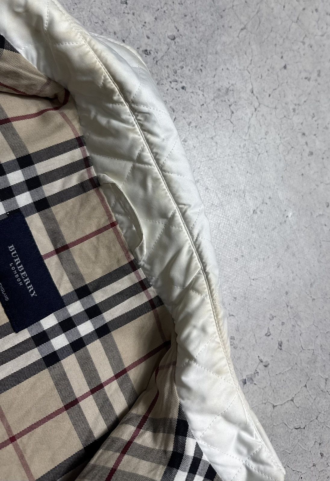Burberry Burberry London Quilted Women’s White Jacket Luxury Size M / US 6-8 / IT 42-44 - 12 Thumbnail