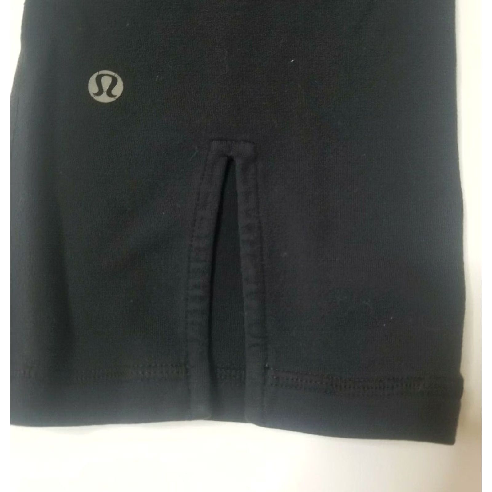 Lululemon Lululemon Womens Leggings Cropped Sz 6 Slit Solid Black Pants Flaws Size 28" / US 6 / IT 42 - 3 Thumbnail
