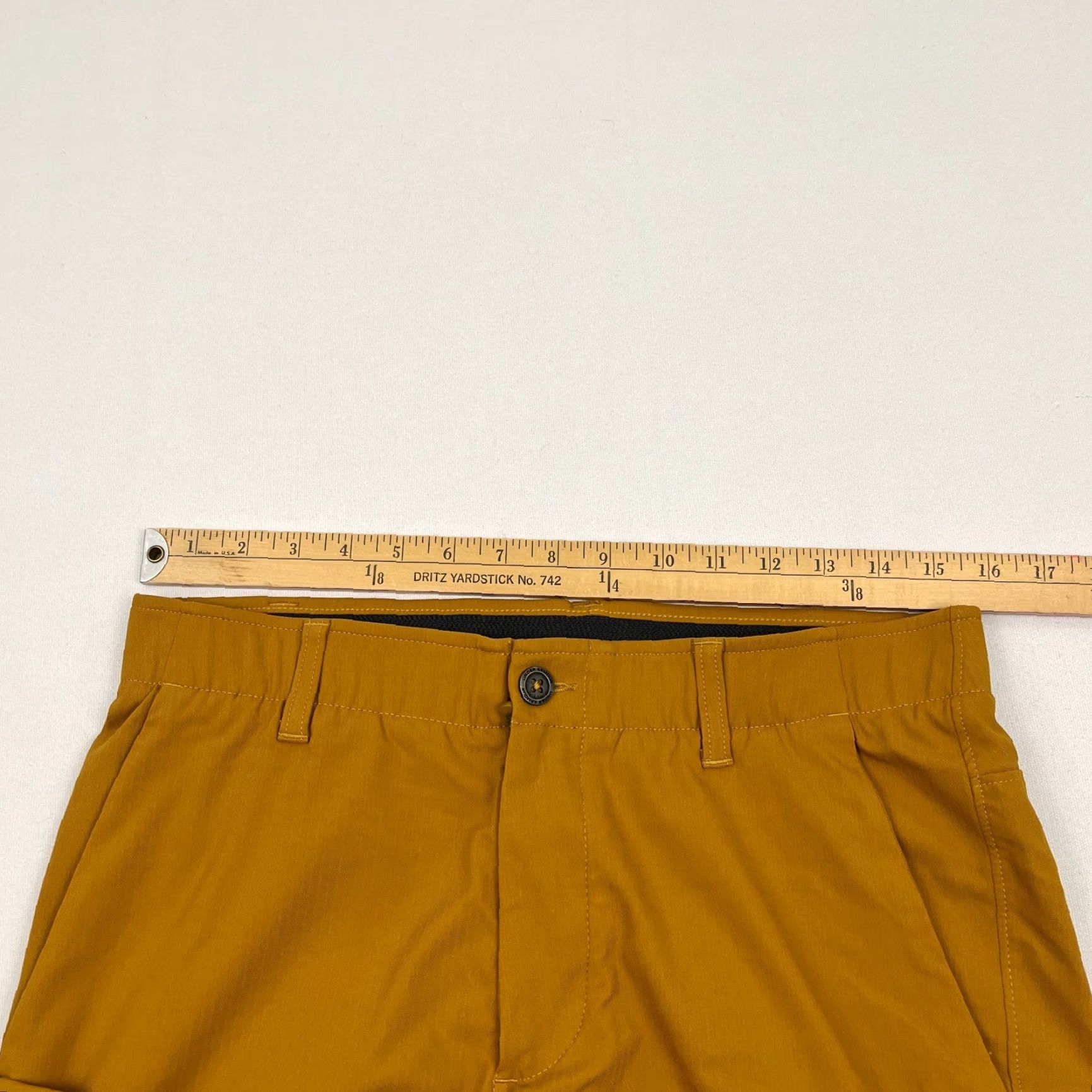 Under Armour Under Armour Matchplay Shorts Men 32 x 10" Yellow Chino Stretch Breathable Pockets Zip Front Flat Front Regular Fit Size US 32 / EU 48 - 5 Thumbnail
