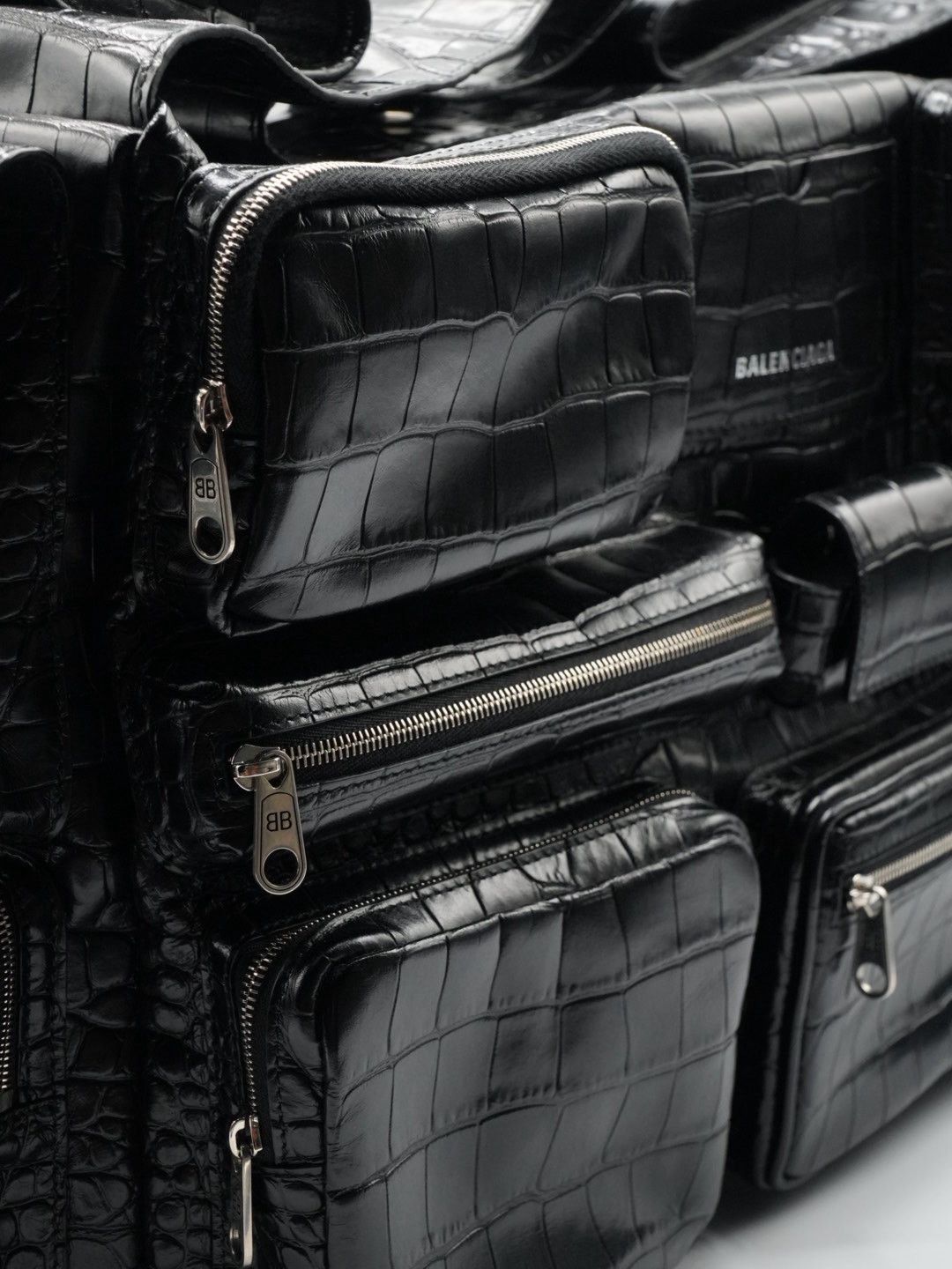 Balenciaga Balenciaga Black Croc Embossed Big Superbusy Sling Bag Size ONE SIZE - 6 Thumbnail