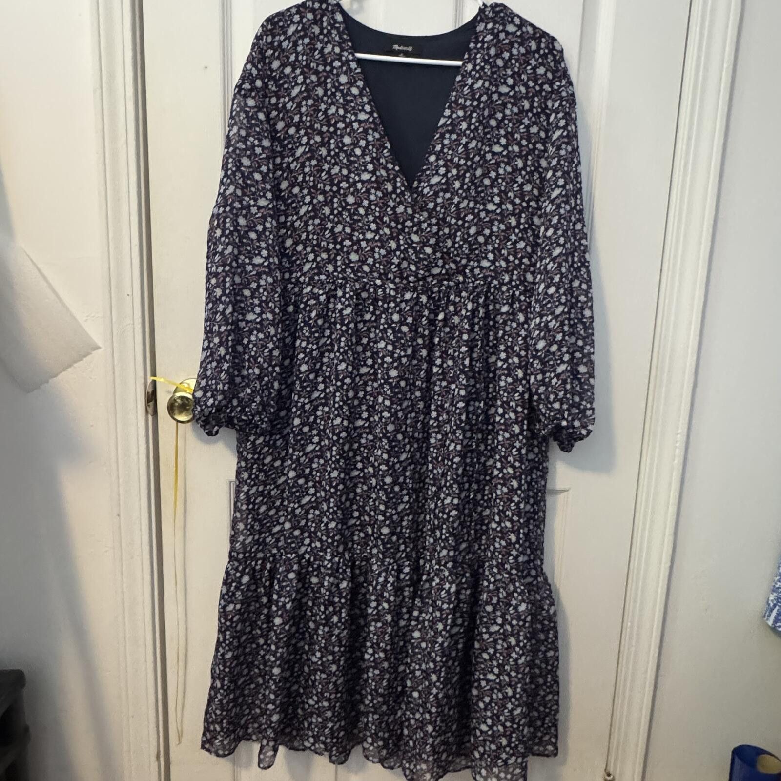 Madewell Madewell Midi Dress Size M Size M / US 6-8 / IT 42-44 - 1 Thumbnail