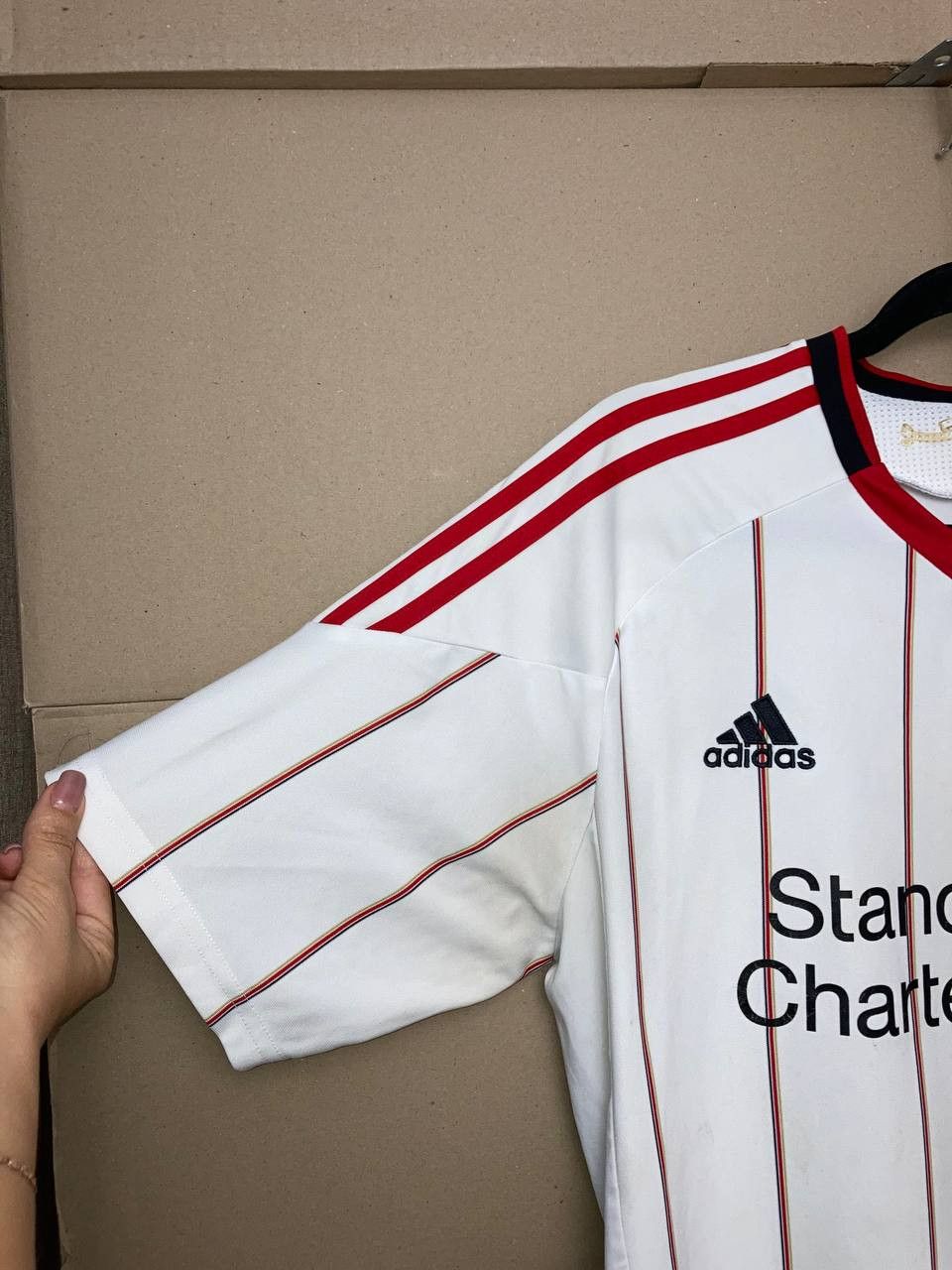 Adidas LIVERPOOL 2010 2011 AWAY FOOTBALL SHIRT SOCCER JERSEY ADIDAS Size US M / EU 48-50 / 2 - 8 Thumbnail