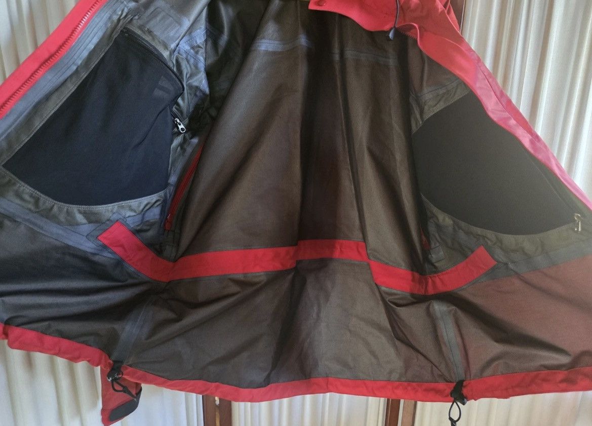 Arc'teryx Arc’teryx Alpha SV First Edition Gold Label 1999 Red XL EUC Size US XL / EU 56 / 4 - 14 Thumbnail