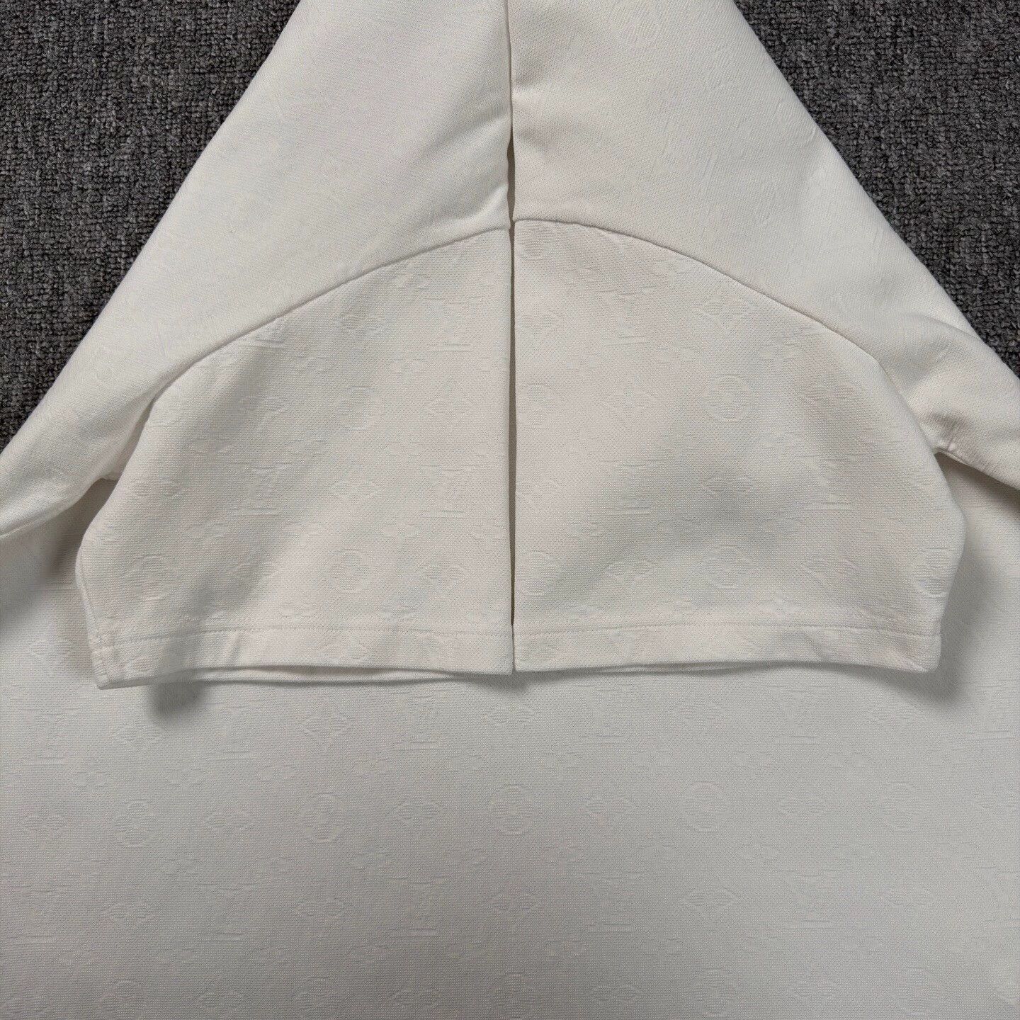 Louis Vuitton LV Monogram All Over Print Pocket White Short Sleeve L Size US L / EU 52-54 / 3 - 6 Thumbnail