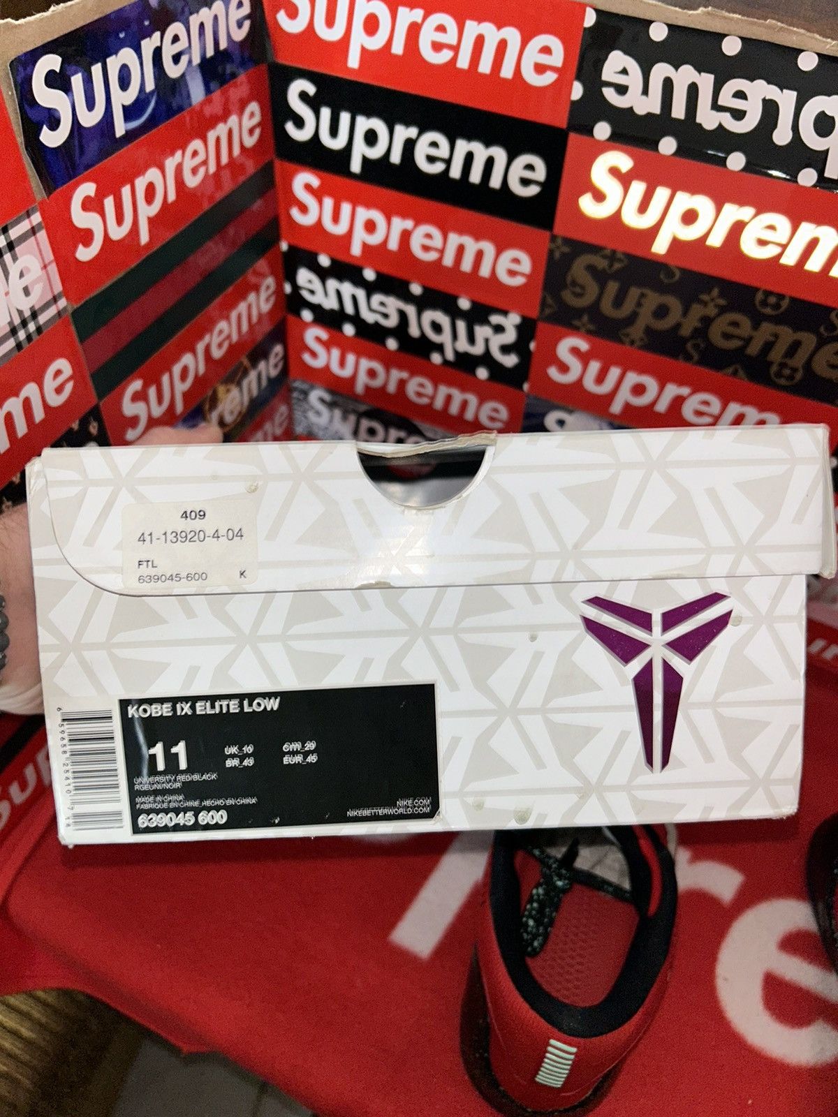 Nike Nike Kobe 9 Elite Low "University Red" 639045-600 11 VNDS Size US 11 / EU 44 - 11 Thumbnail