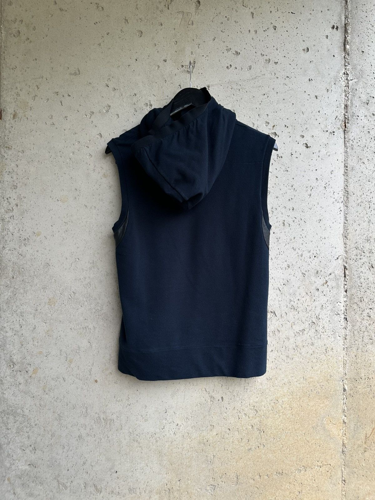 Dior AW04 ‘Leather Appliqué’ High-Neck Sleeveless Hoodie Size US S / EU 44-46 / 1 - 5 Thumbnail