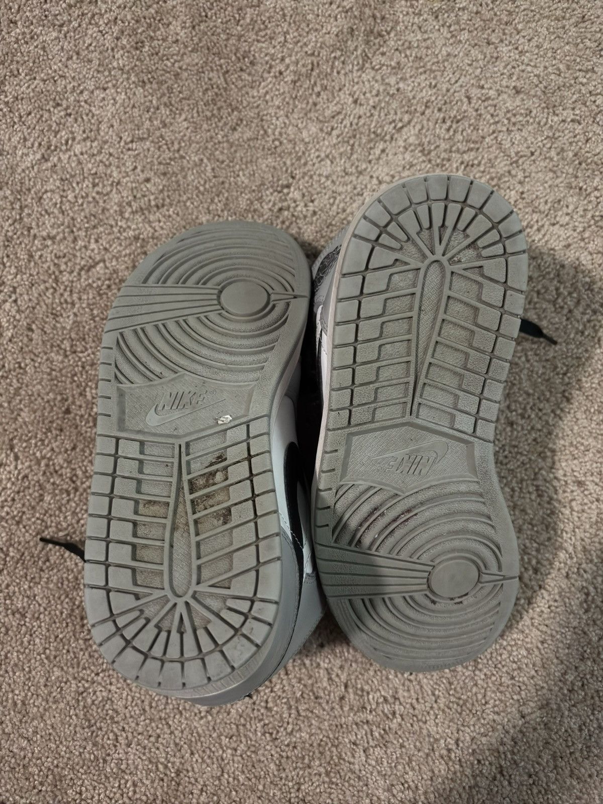 Jordan Brand Jordan One mid Light Smoke Gray Size US 8.5 / EU 41-42 - 3 Thumbnail